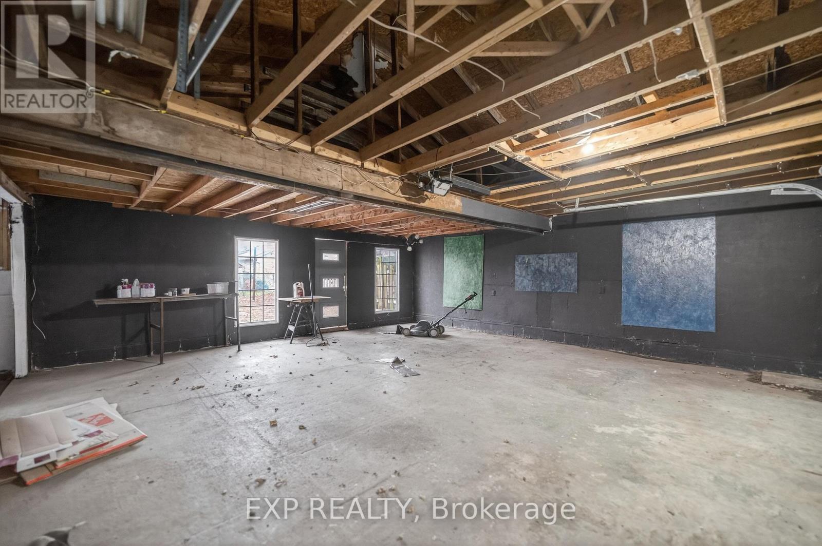 4576 Fourth Avenue, Niagara Falls, Ontario  L2E 4N6 - Photo 39 - X13123464
