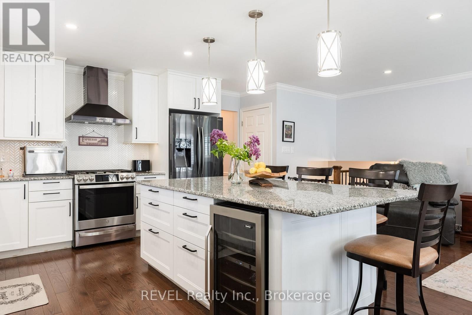 9 AMBERWOOD COURT, St. Catharines, Ontario