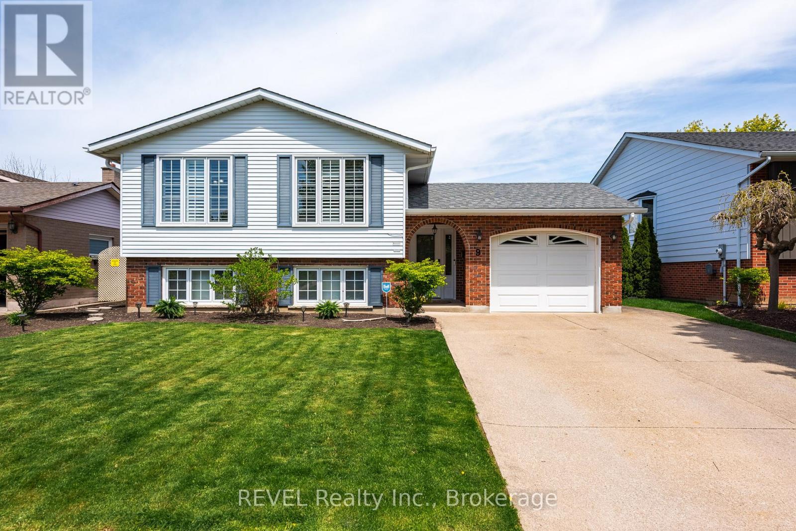 9 Amberwood Court, St. Catharines, Ontario  L2N 7E1 - Photo 2 - X13123966