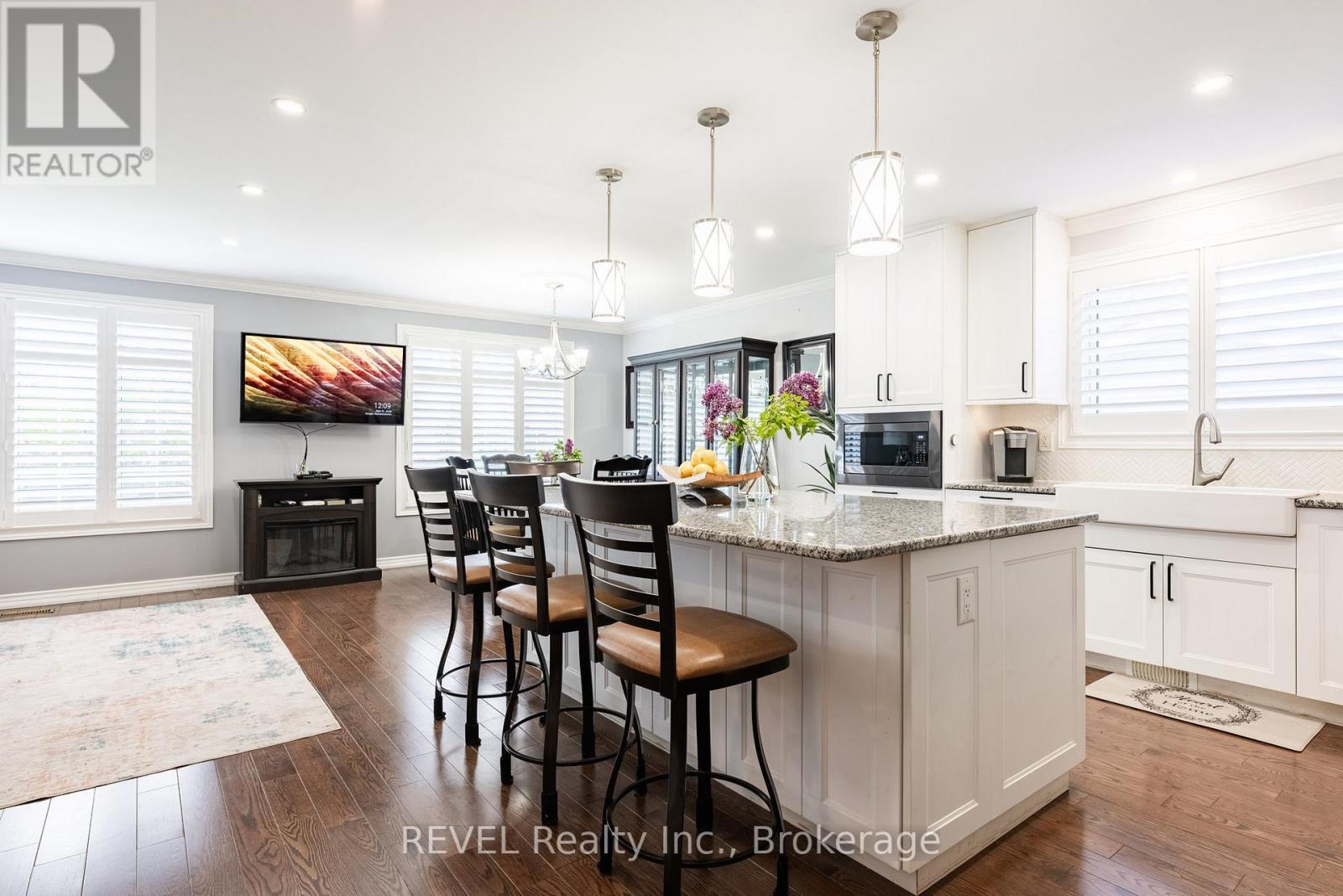 9 Amberwood Court, St. Catharines, Ontario  L2N 7E1 - Photo 3 - X13123966