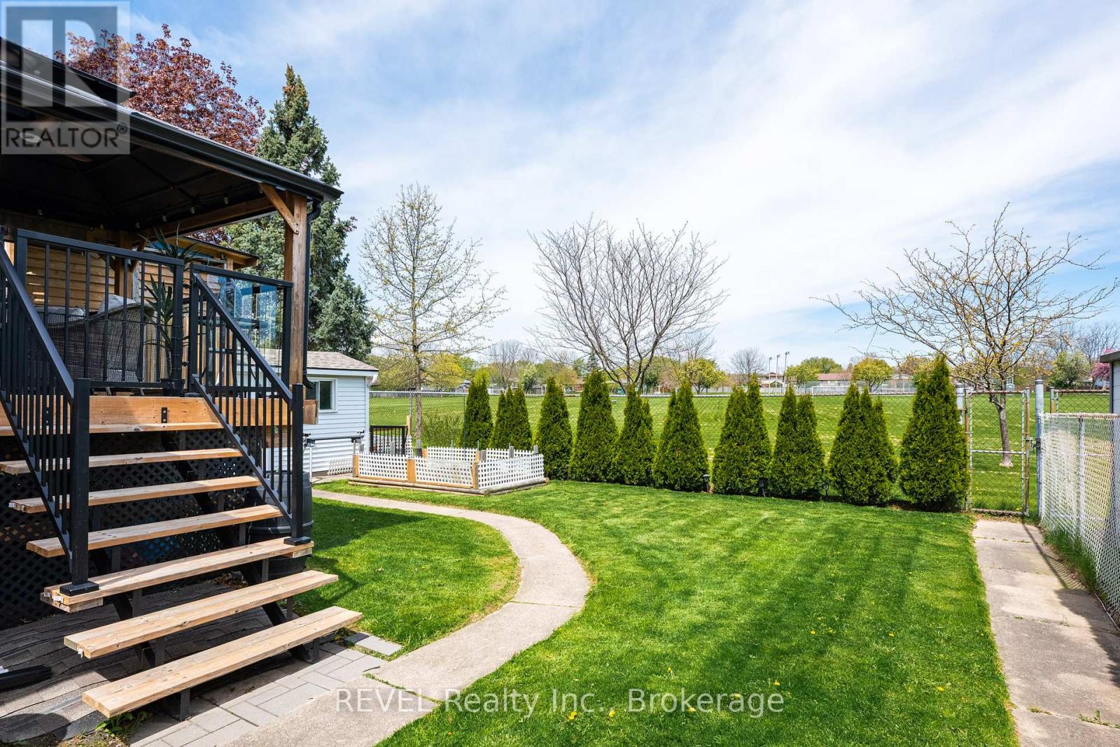 9 Amberwood Court, St. Catharines, Ontario  L2N 7E1 - Photo 38 - X13123966