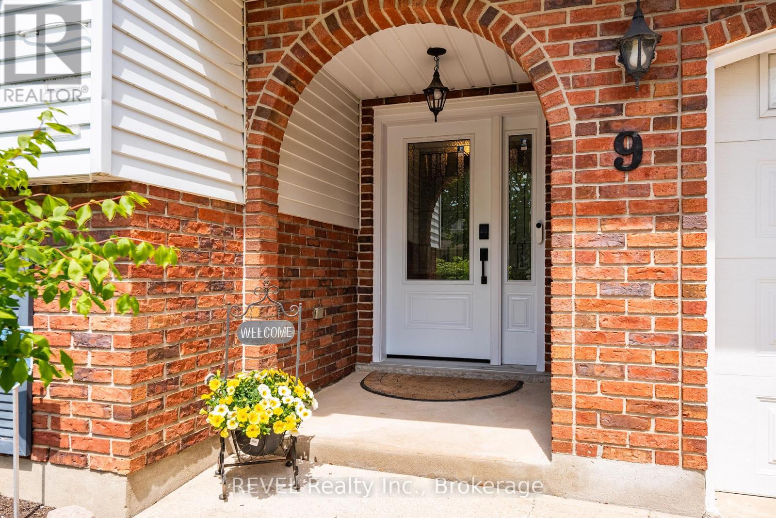 9 Amberwood Court, St. Catharines, Ontario  L2N 7E1 - Photo 6 - X13123966