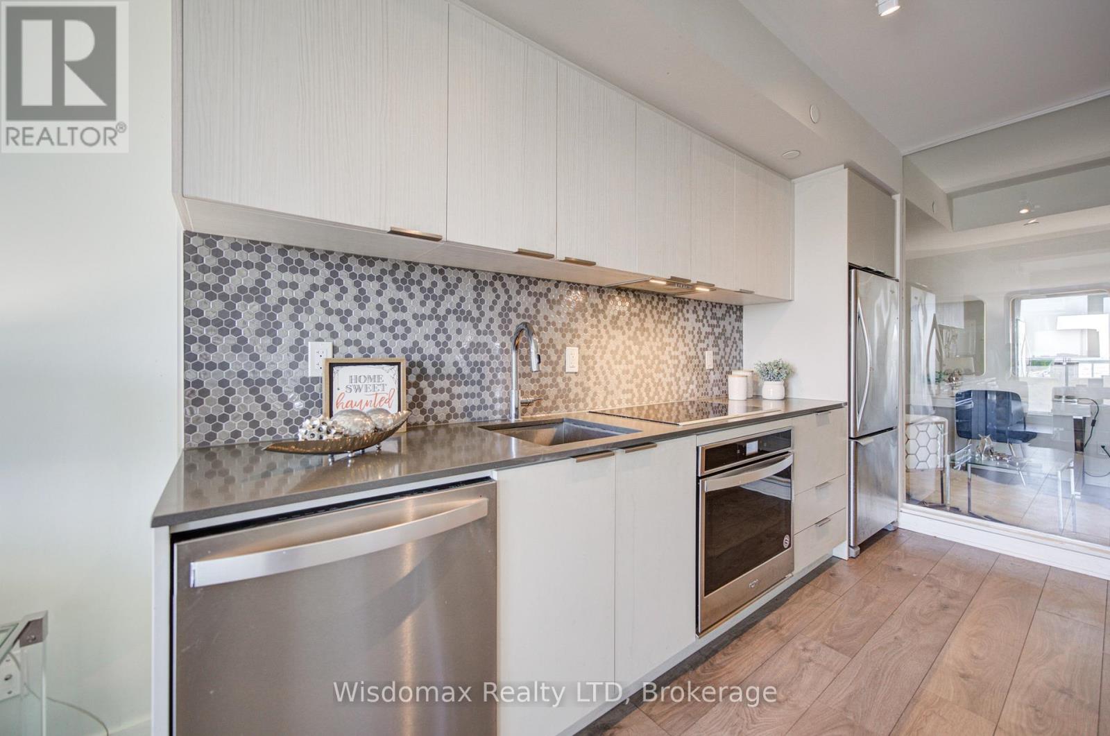 2006 - 2 Sonic Way, Toronto, Ontario  M3C 0P2 - Photo 19 - C13125766