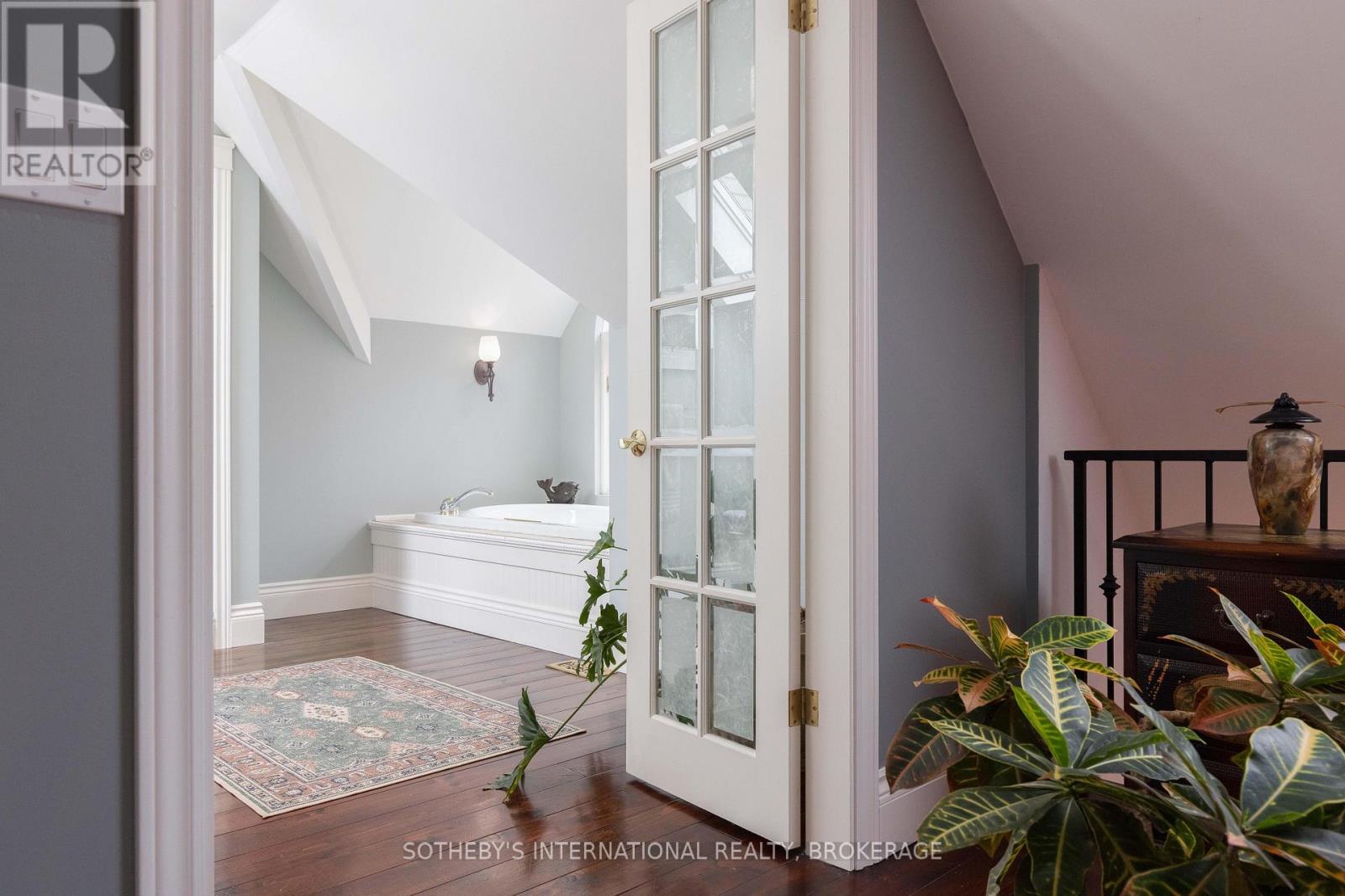 15906 Niagara Parkway, Niagara-On-The-Lake, Ontario  L0S 1J0 - Photo 33 - X13125930