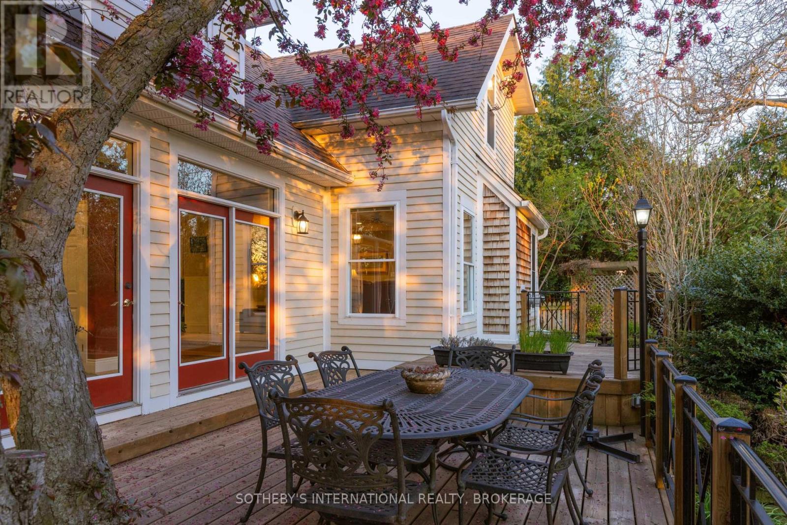 15906 Niagara Parkway, Niagara-On-The-Lake, Ontario  L0S 1J0 - Photo 4 - X13125930