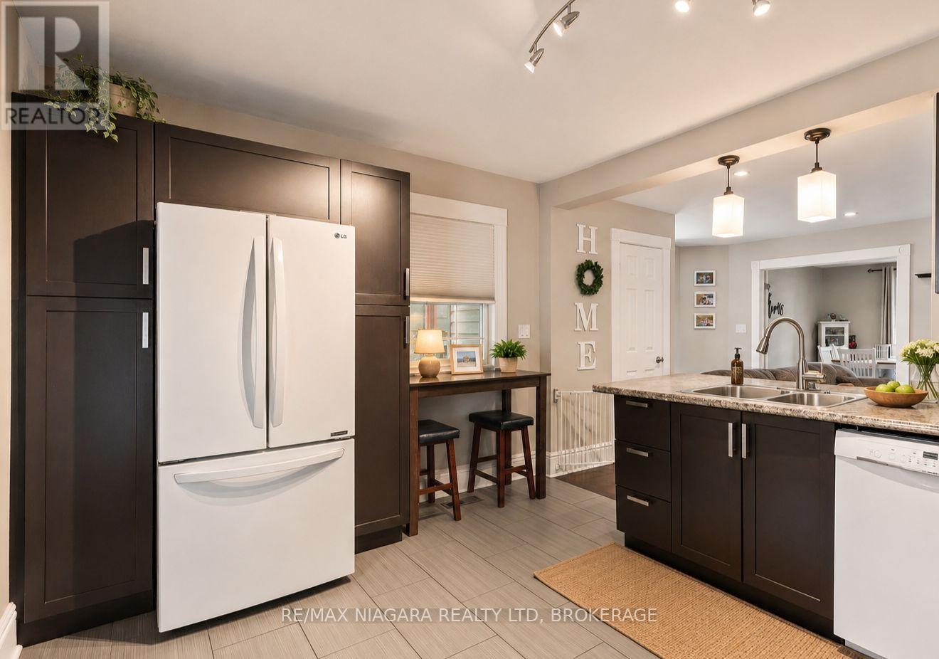 85 Maple Street, St. Catharines, Ontario  L2R 2B2 - Photo 14 - X13126024