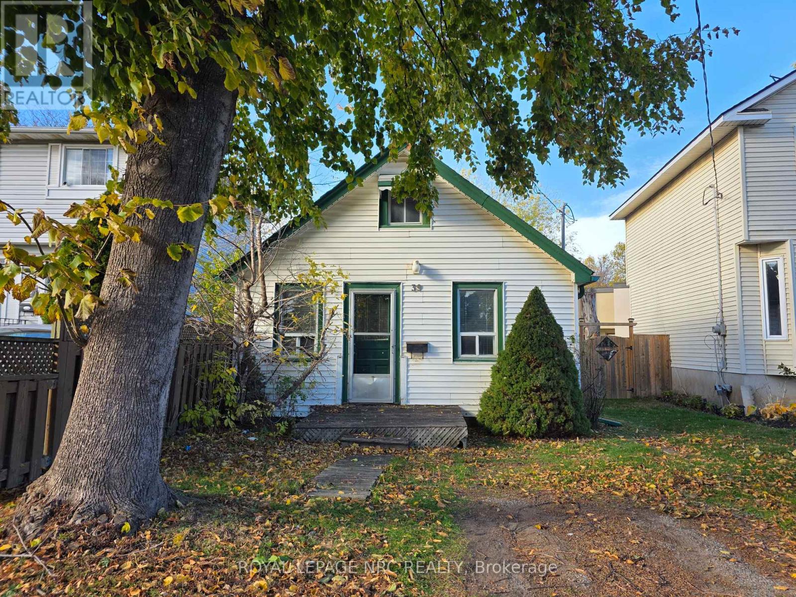 39 MANCHESTER AVENUE, St. Catharines, Ontario