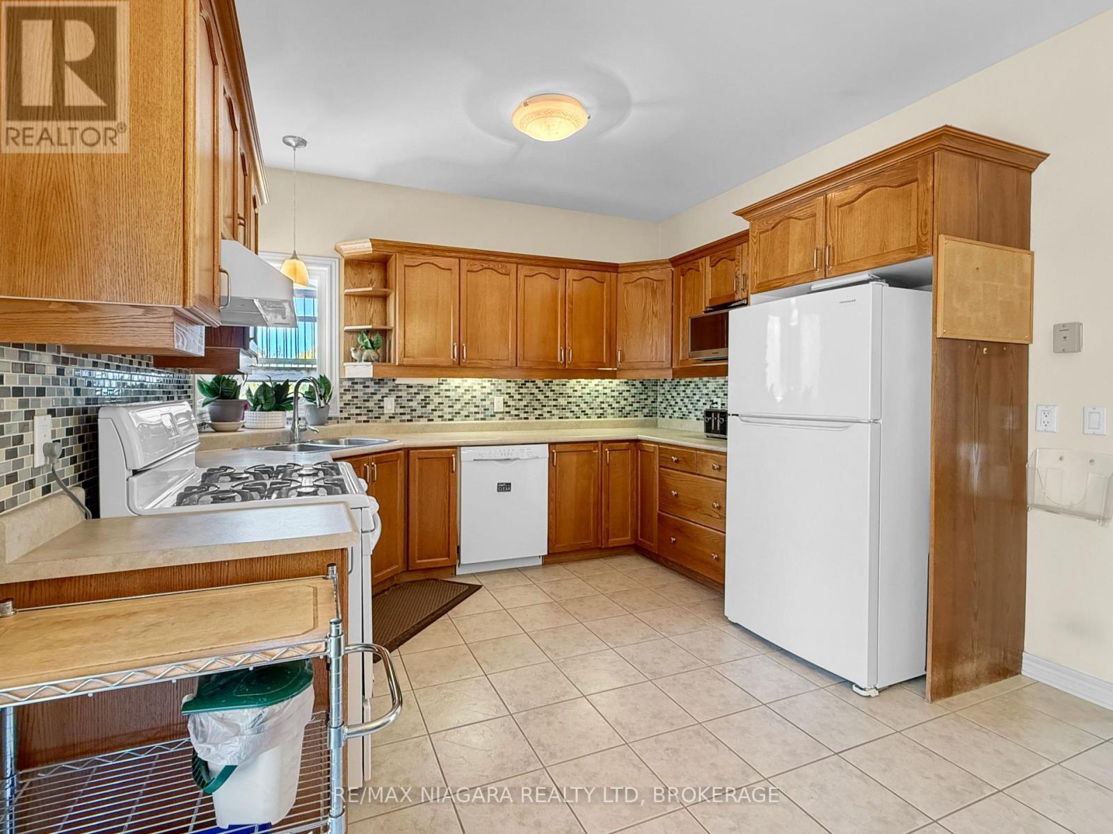 3561 Carver Street, Fort Erie, Ontario  L0S 1S0 - Photo 10 - X13130852