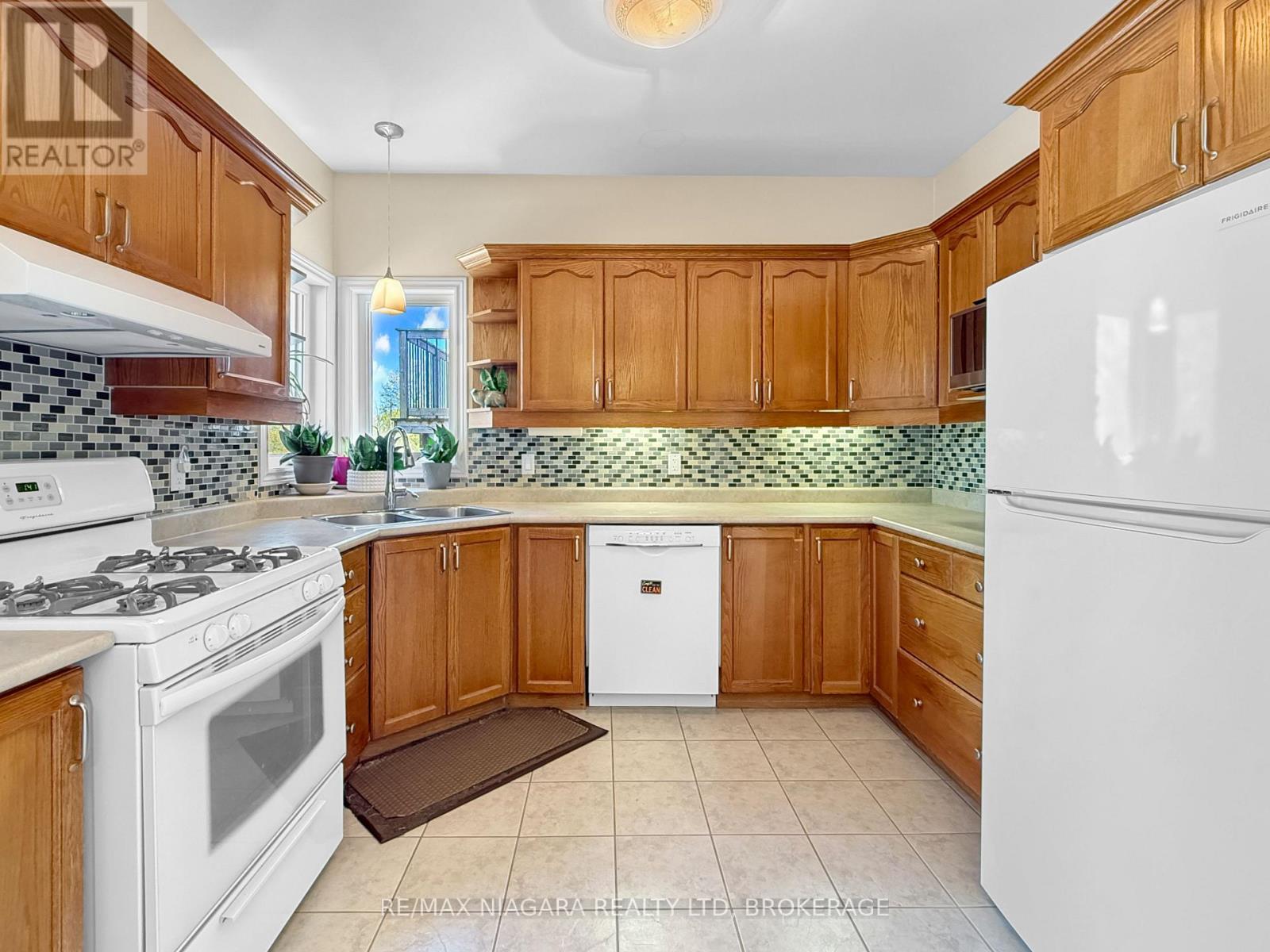 3561 Carver Street, Fort Erie, Ontario  L0S 1S0 - Photo 11 - X13130852