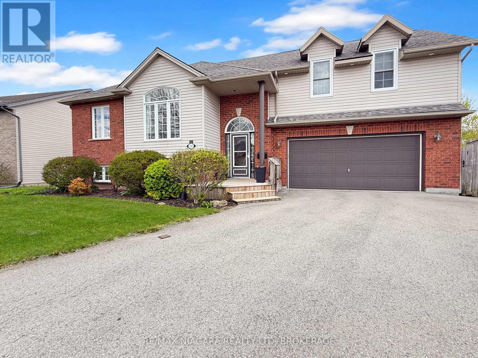 3561 Carver Street, Fort Erie, Ontario  L0S 1S0 - Photo 2 - X13130852