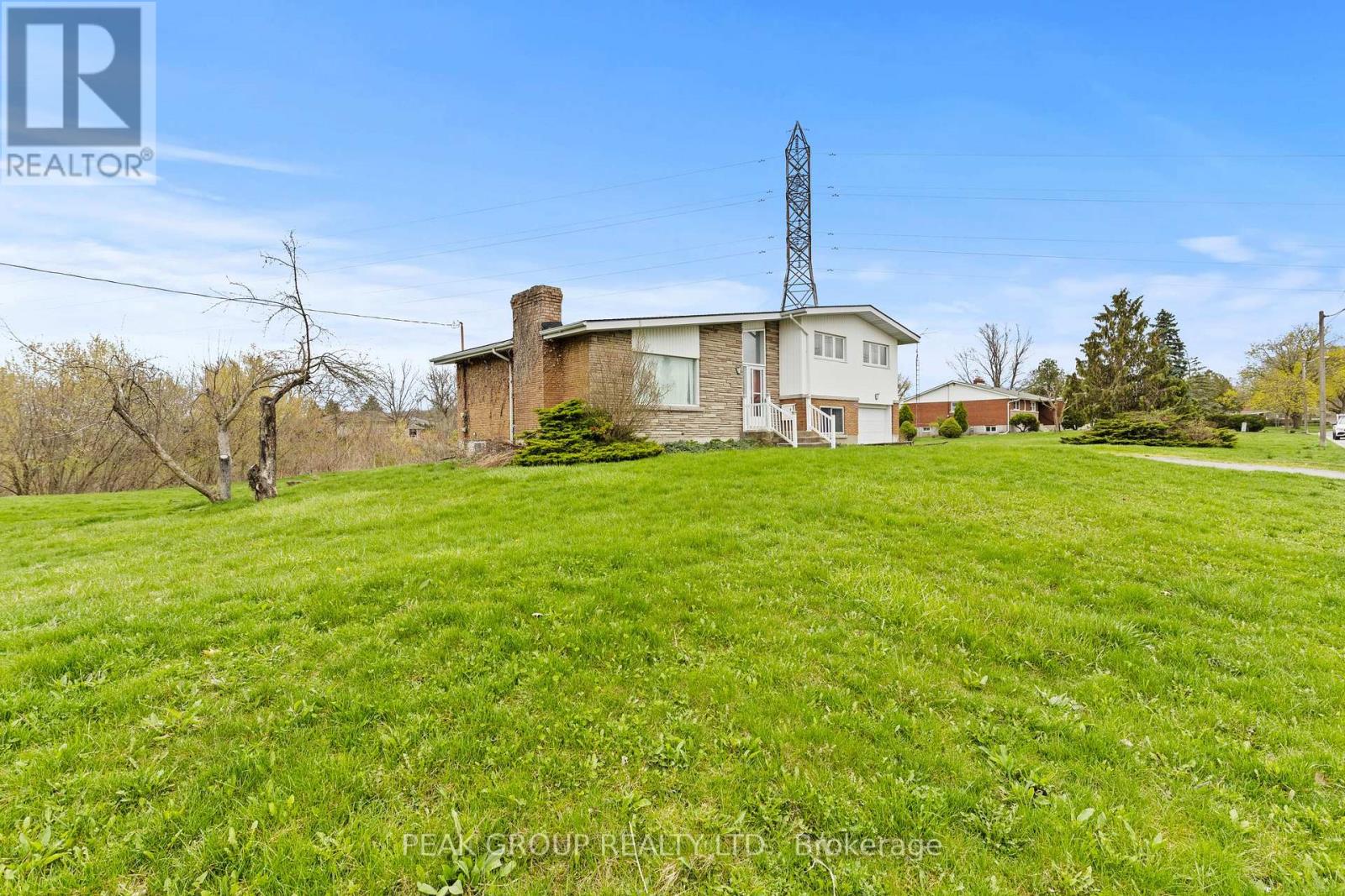 73 Riverview Boulevard, St. Catharines, Ontario  L2T 3L9 - Photo 3 - X13131242