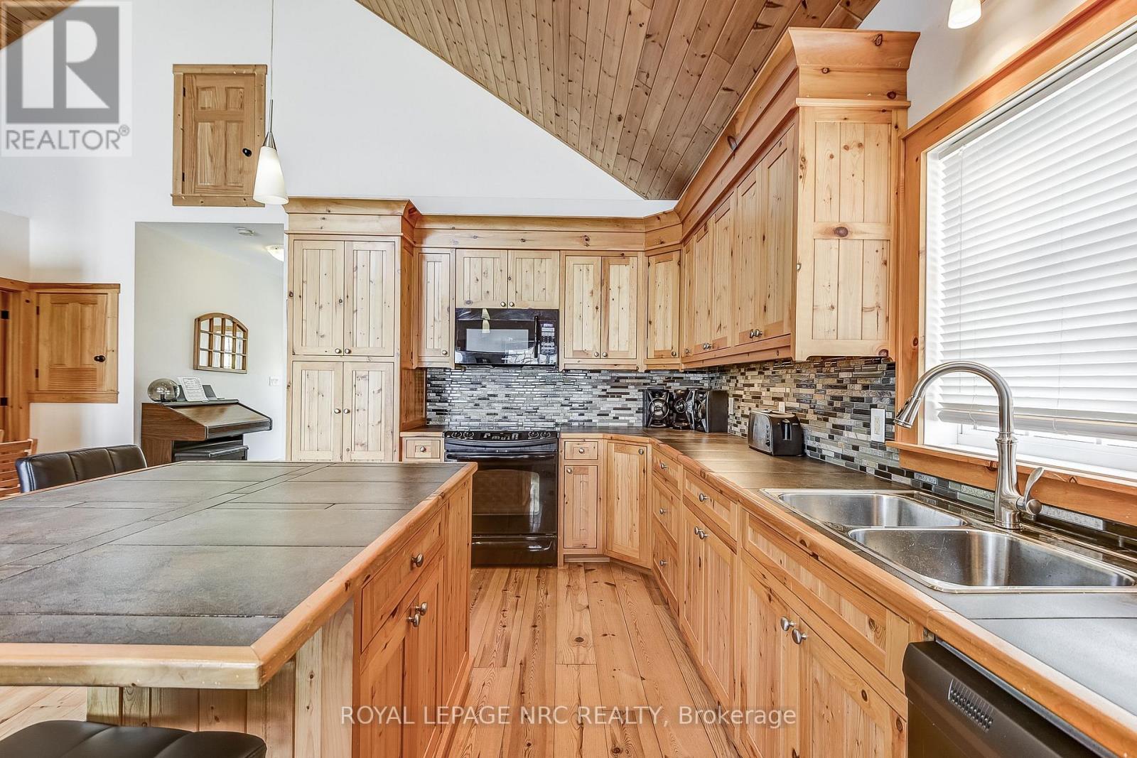 10849 Lakeshore Road W, Wainfleet, Ontario  L3K 5V4 - Photo 7 - X13134018