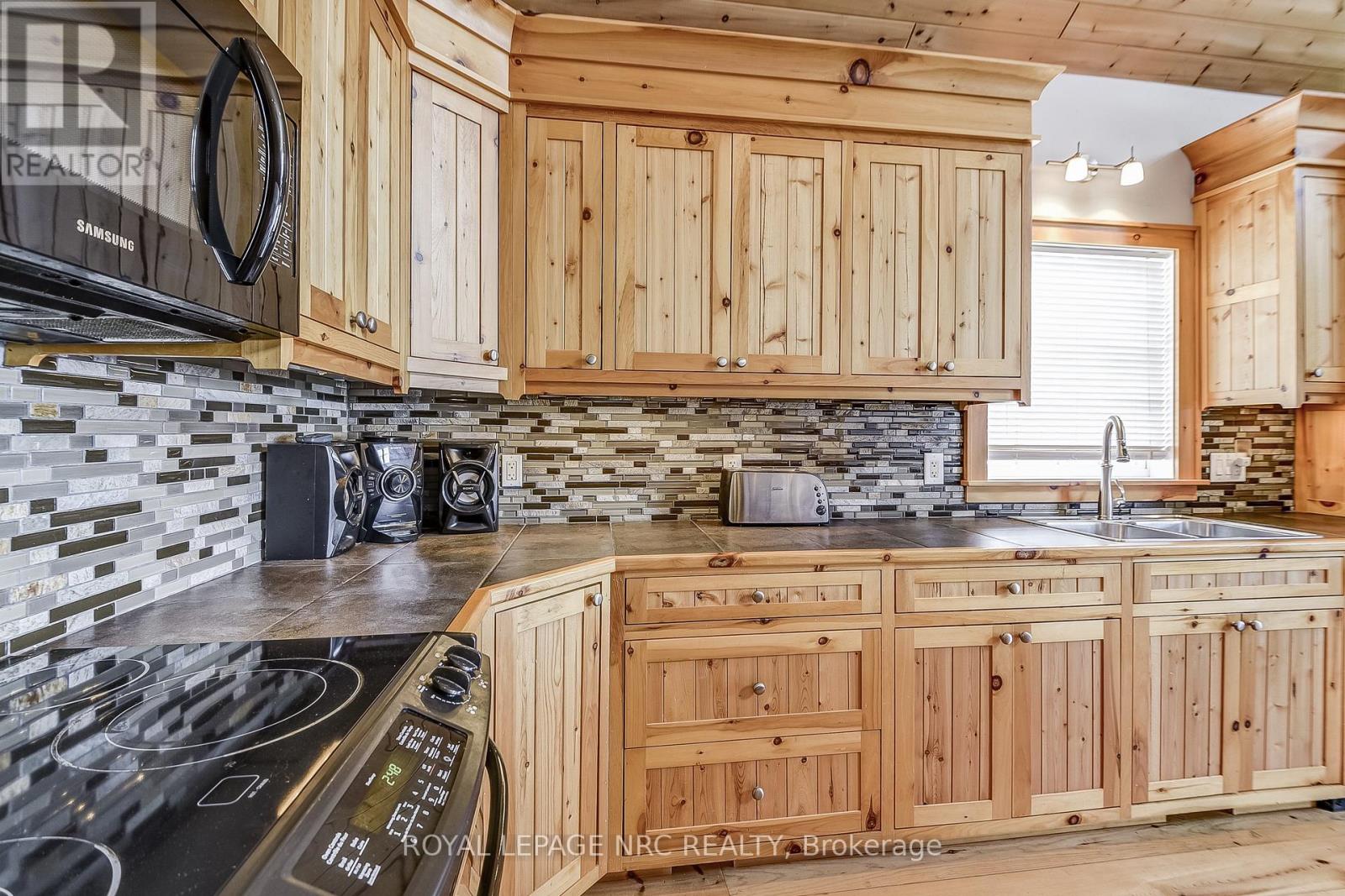 10849 Lakeshore Road W, Wainfleet, Ontario  L3K 5V4 - Photo 8 - X13134018