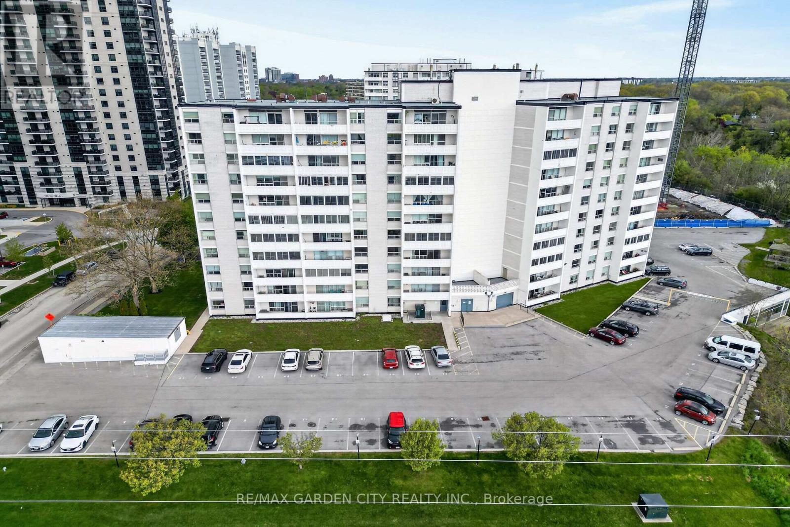 106 - 35 Towering Heights Boulevard, St. Catharines, Ontario  L2T 3G8 - Photo 3 - X13139046