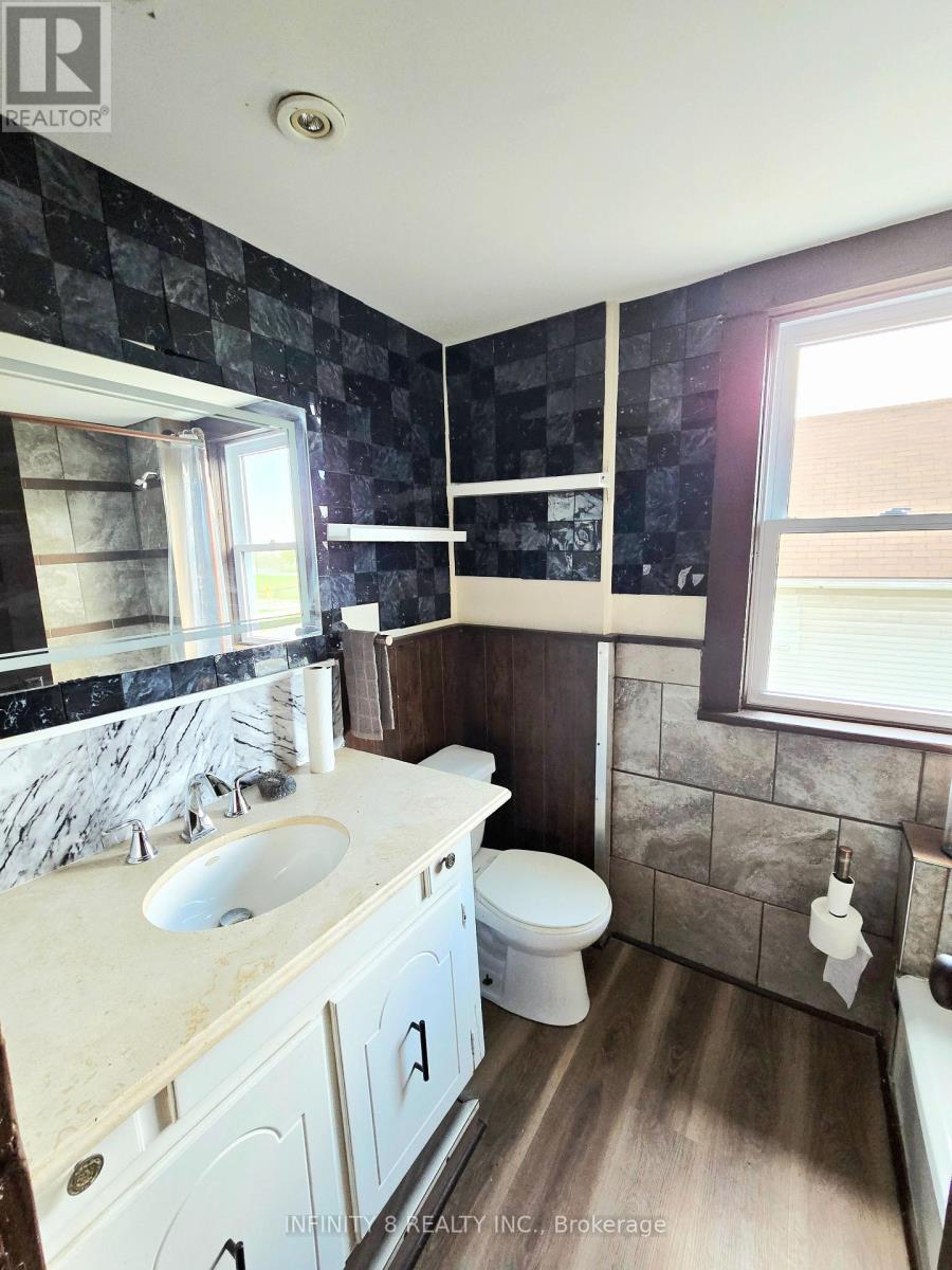 4728 Bridge Street, Niagara Falls, Ontario  L2E 2R8 - Photo 13 - X13139800
