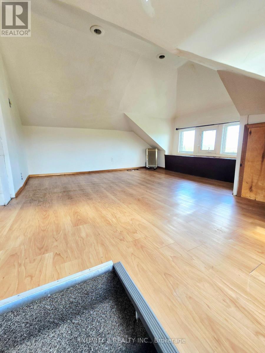4728 Bridge Street, Niagara Falls, Ontario  L2E 2R8 - Photo 17 - X13139800
