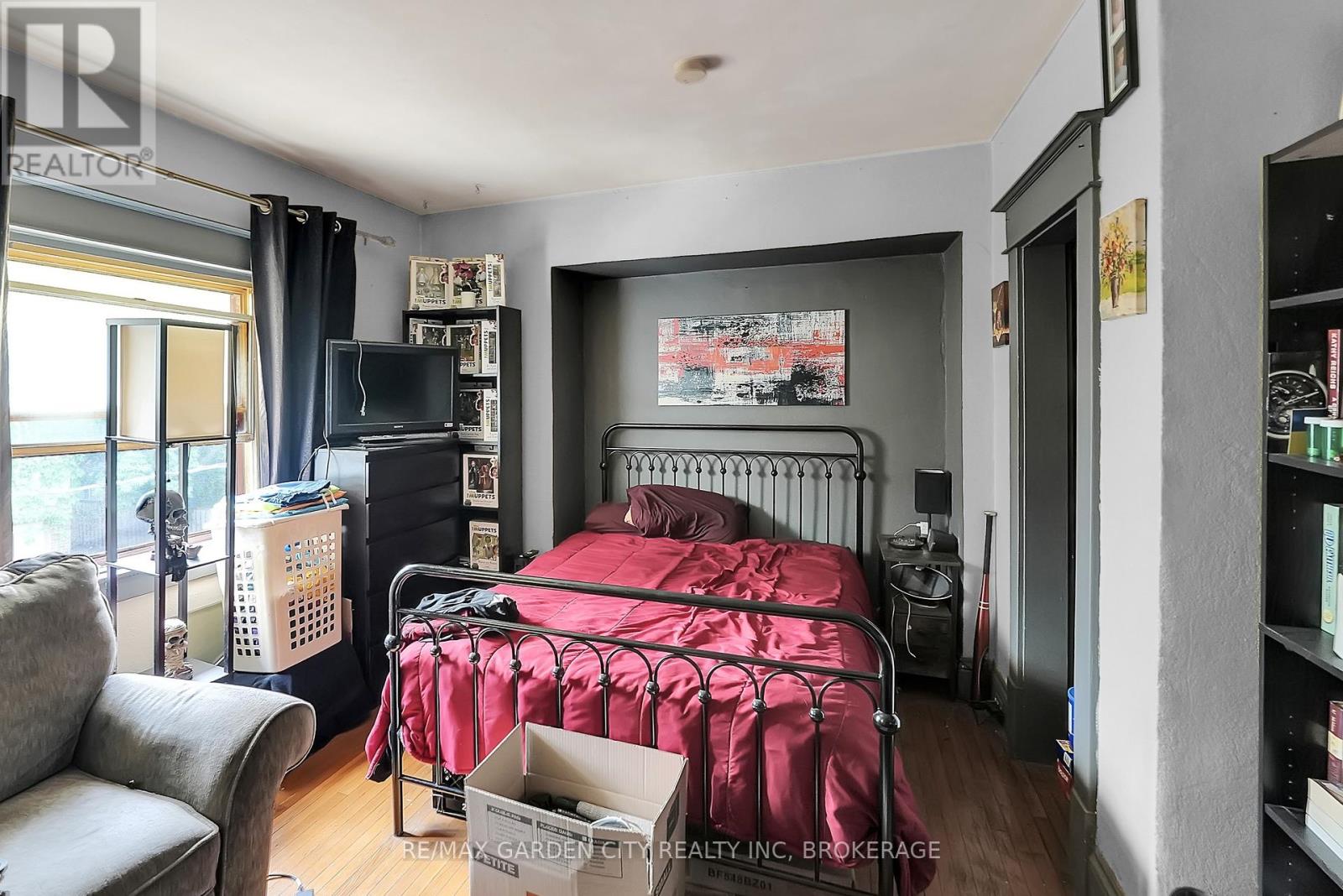 213 Geneva Street, St. Catharines, Ontario  L2R 4P9 - Photo 12 - X13140390
