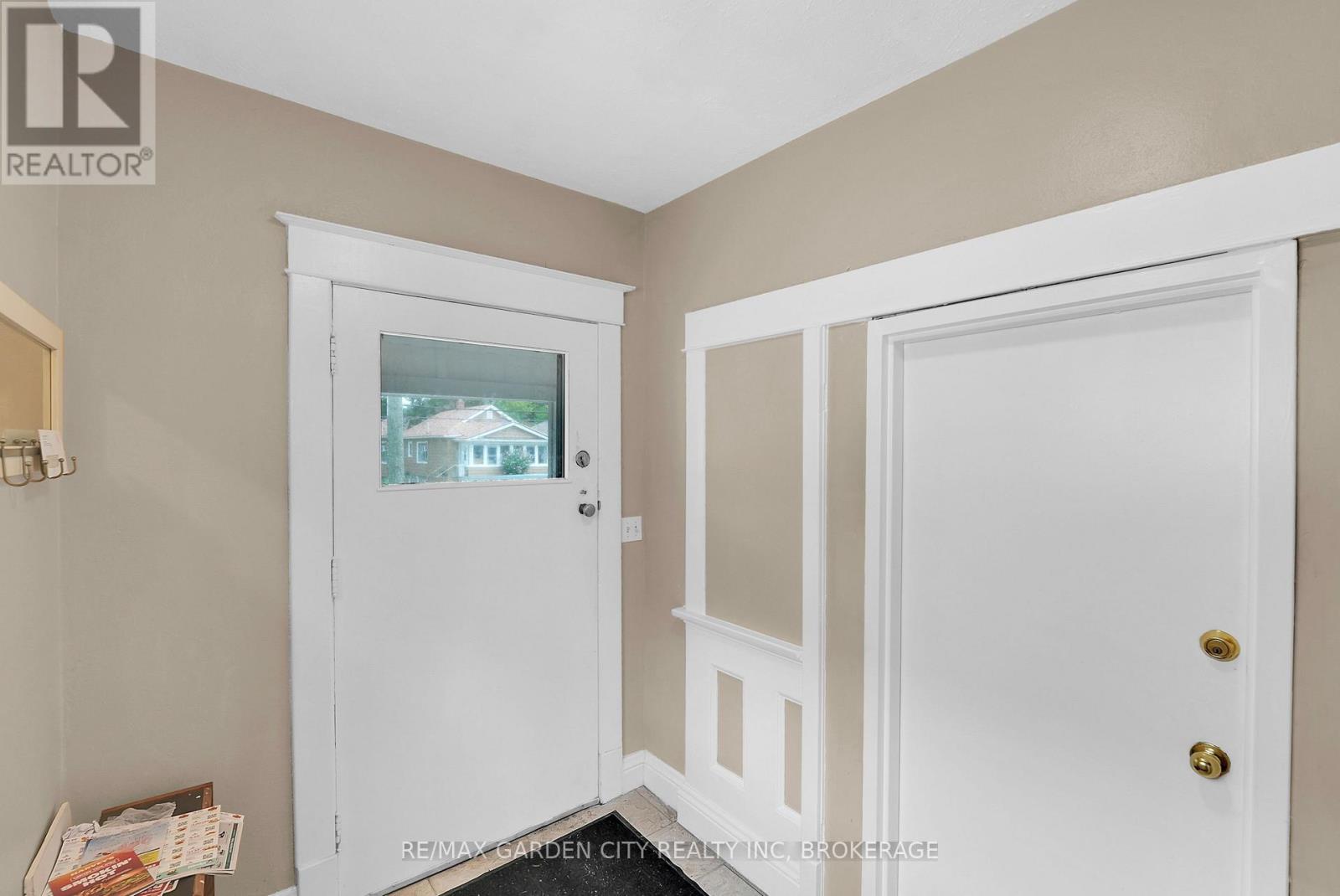 213 Geneva Street, St. Catharines, Ontario  L2R 4P9 - Photo 3 - X13140390