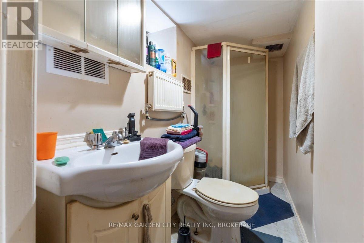 43 York Street, St. Catharines, Ontario  L2R 6C2 - Photo 14 - X13140394