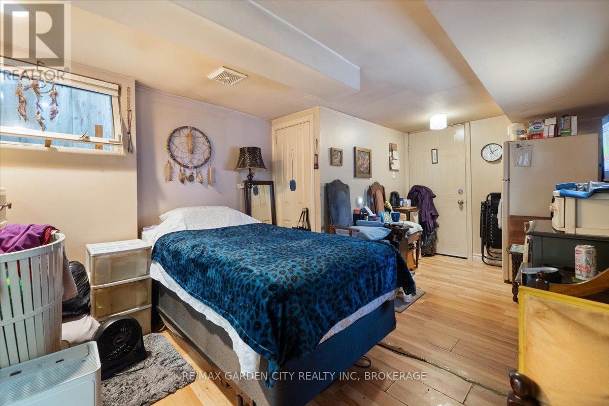 43 York Street, St. Catharines, Ontario  L2R 6C2 - Photo 15 - X13140394