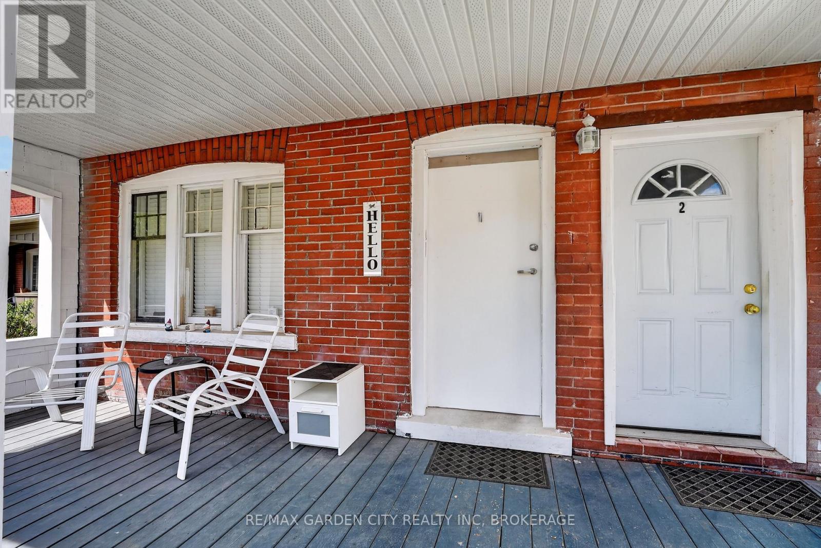 43 York Street, St. Catharines, Ontario  L2R 6C2 - Photo 2 - X13140394