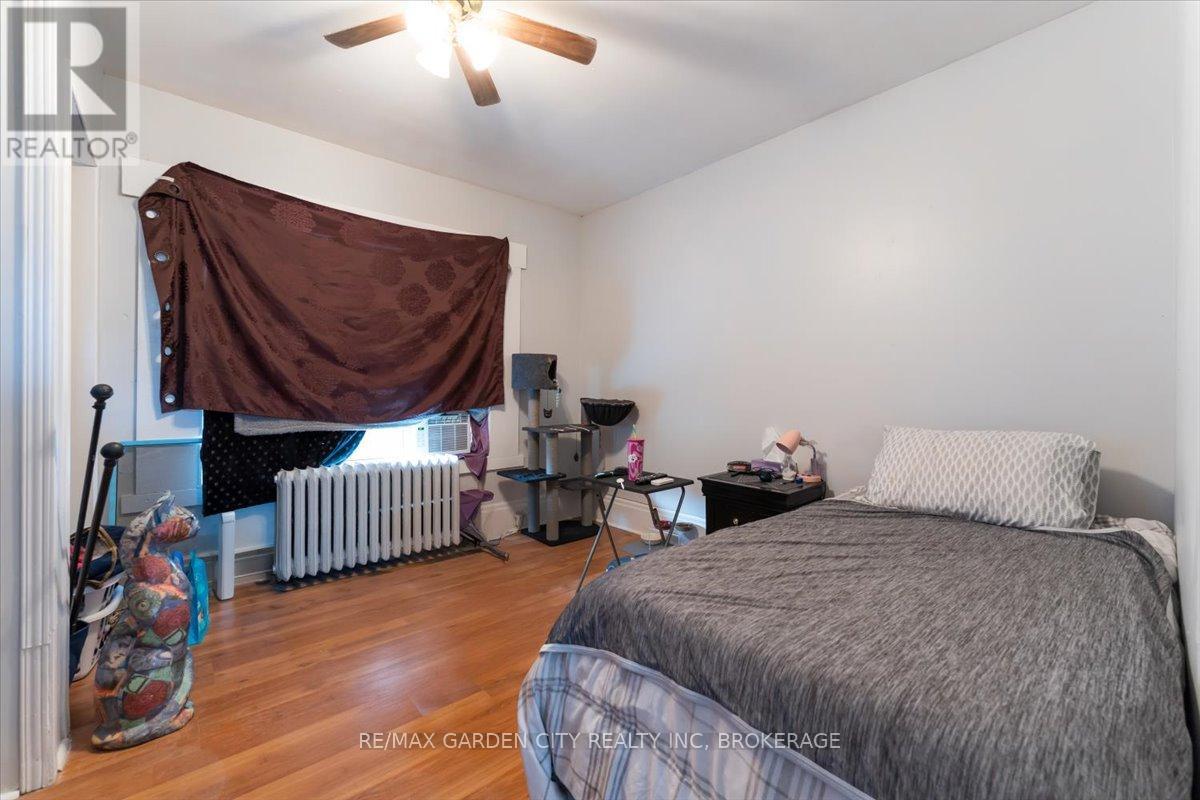 43 York Street, St. Catharines, Ontario  L2R 6C2 - Photo 7 - X13140394