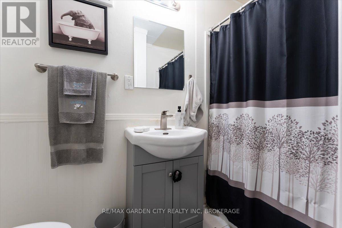43 York Street, St. Catharines, Ontario  L2R 6C2 - Photo 9 - X13140394