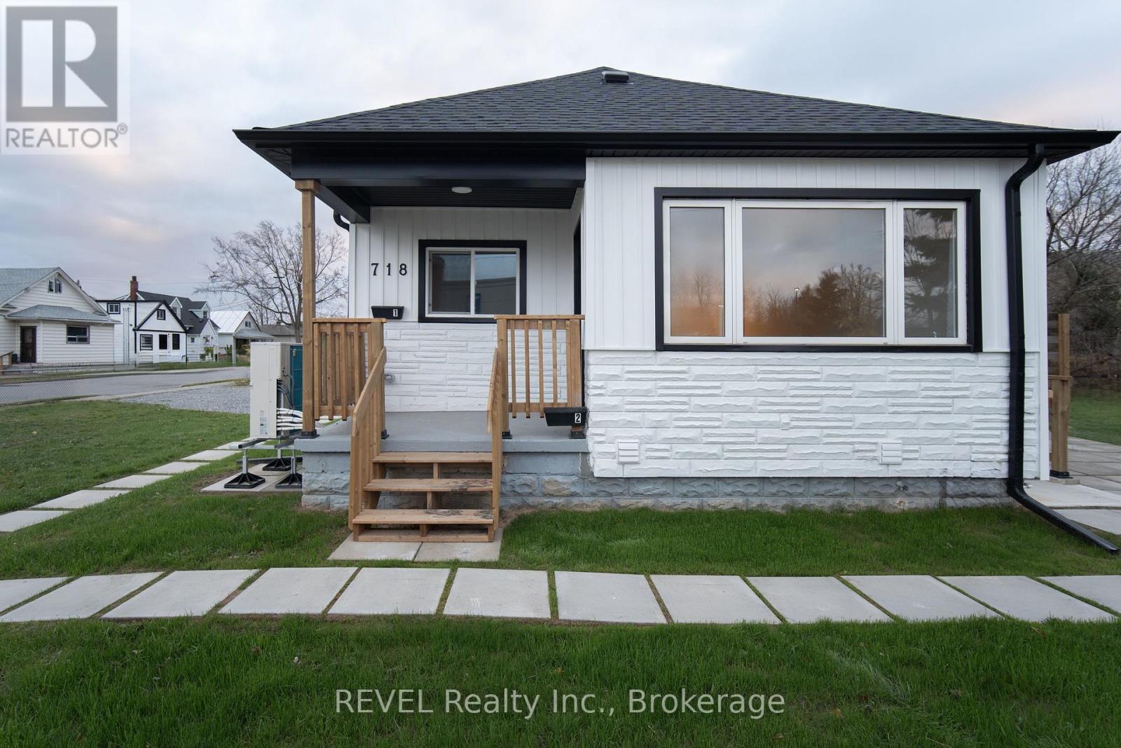 UPPER - 718 ONTARIO ROAD, Welland, Ontario