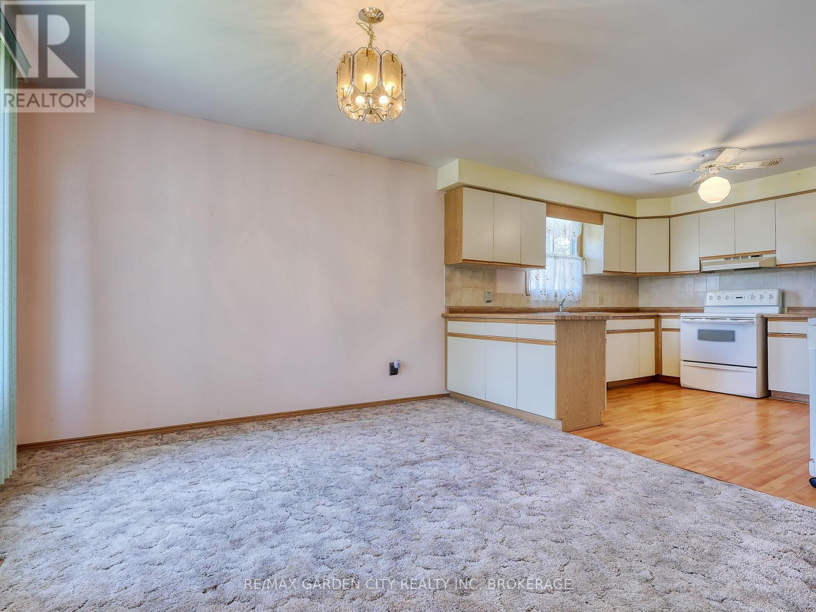 7740 Chorozy Street, Niagara Falls, Ontario  L2H 2N9 - Photo 10 - X13144492
