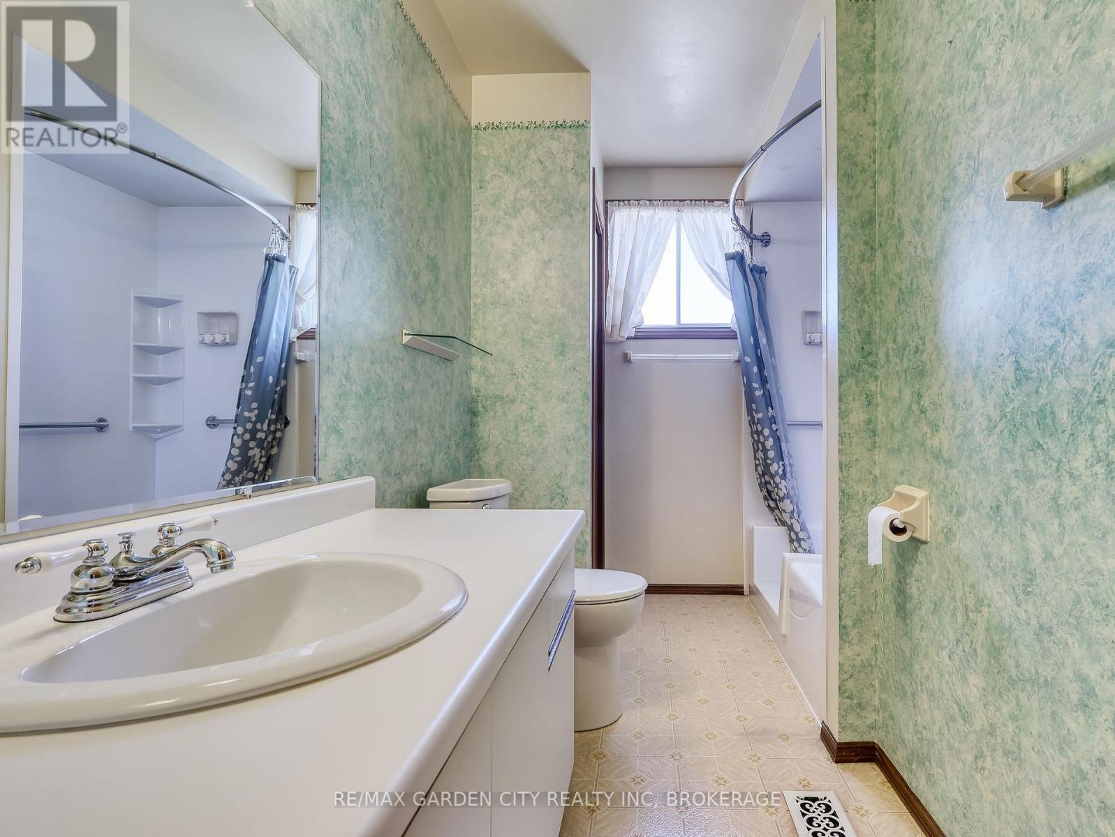7740 Chorozy Street, Niagara Falls, Ontario  L2H 2N9 - Photo 19 - X13144492