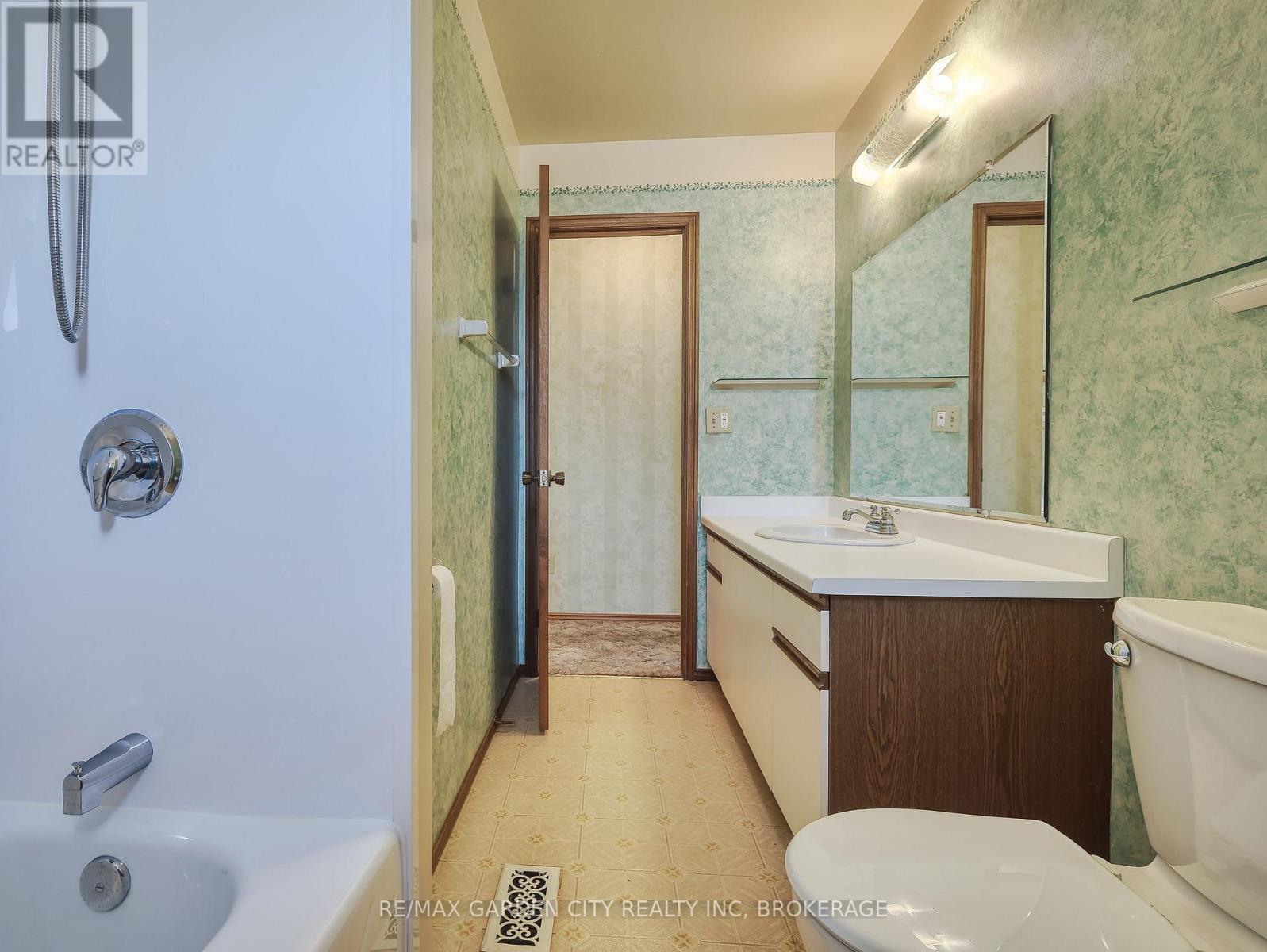 7740 Chorozy Street, Niagara Falls, Ontario  L2H 2N9 - Photo 21 - X13144492
