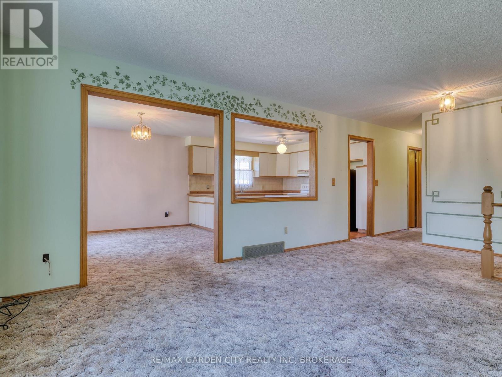 7740 Chorozy Street, Niagara Falls, Ontario  L2H 2N9 - Photo 8 - X13144492