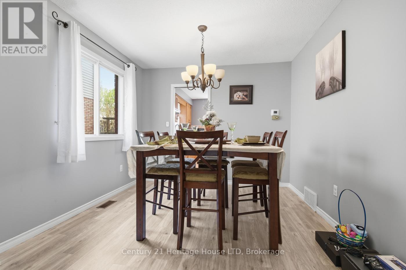6864 Sunrise Court, Niagara Falls, Ontario  L2G 7V2 - Photo 10 - X13144862