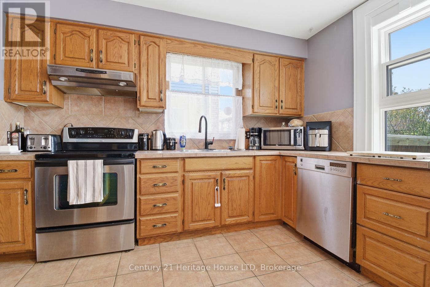 6864 Sunrise Court, Niagara Falls, Ontario  L2G 7V2 - Photo 12 - X13144862