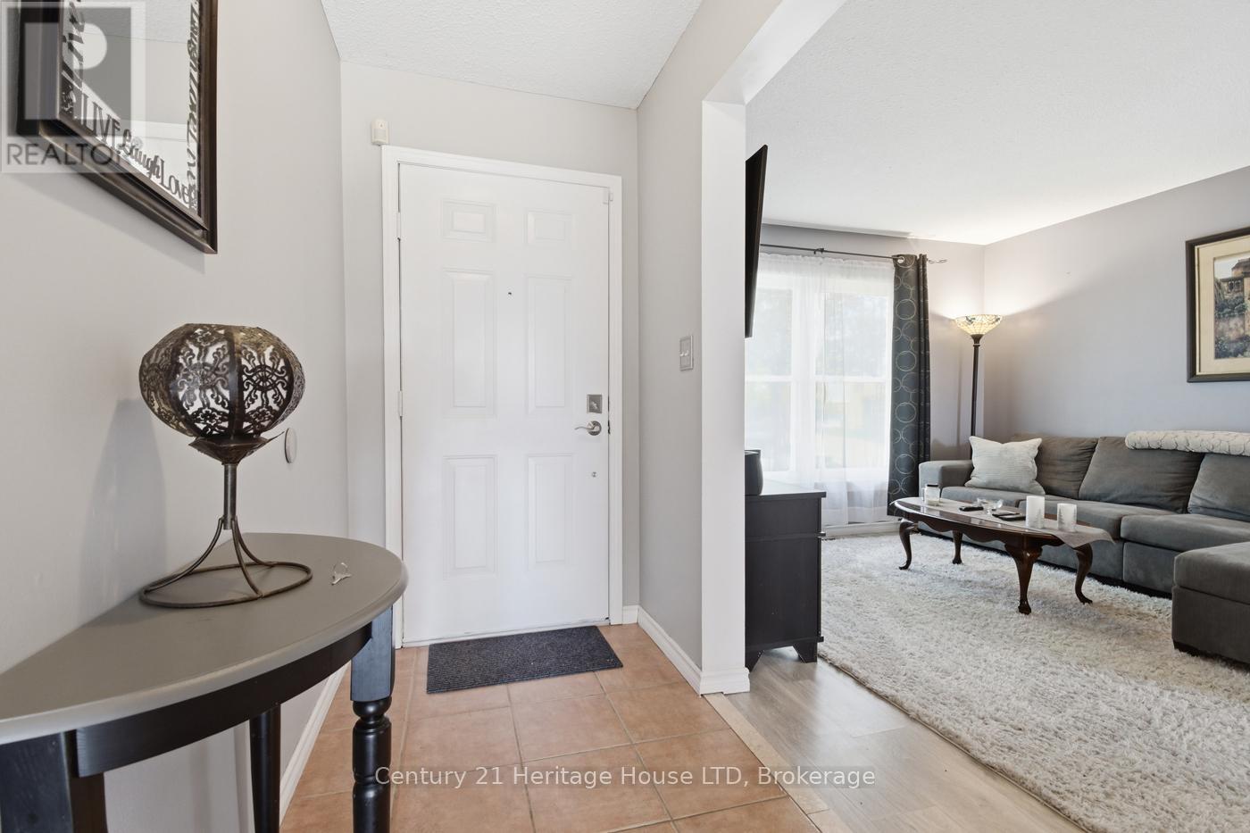 6864 Sunrise Court, Niagara Falls, Ontario  L2G 7V2 - Photo 7 - X13144862