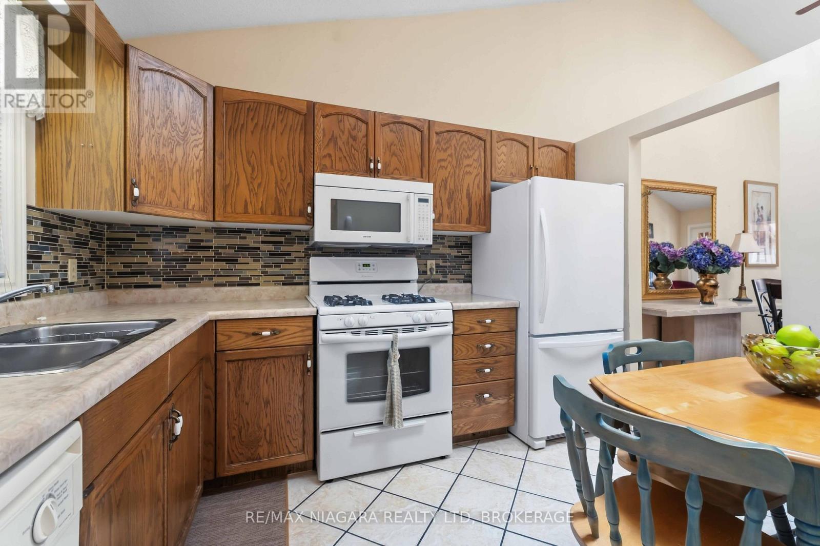 9 - 4117 Apple Blossom Lane, Lincoln, Ontario  L0R 2C0 - Photo 12 - X13149052