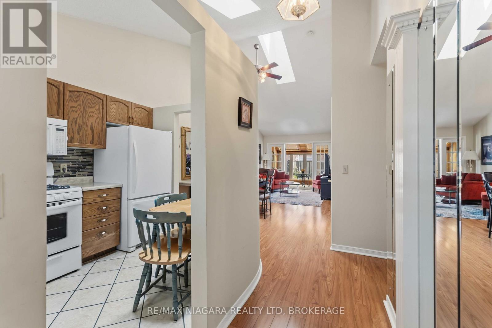 9 - 4117 Apple Blossom Lane, Lincoln, Ontario  L0R 2C0 - Photo 3 - X13149052