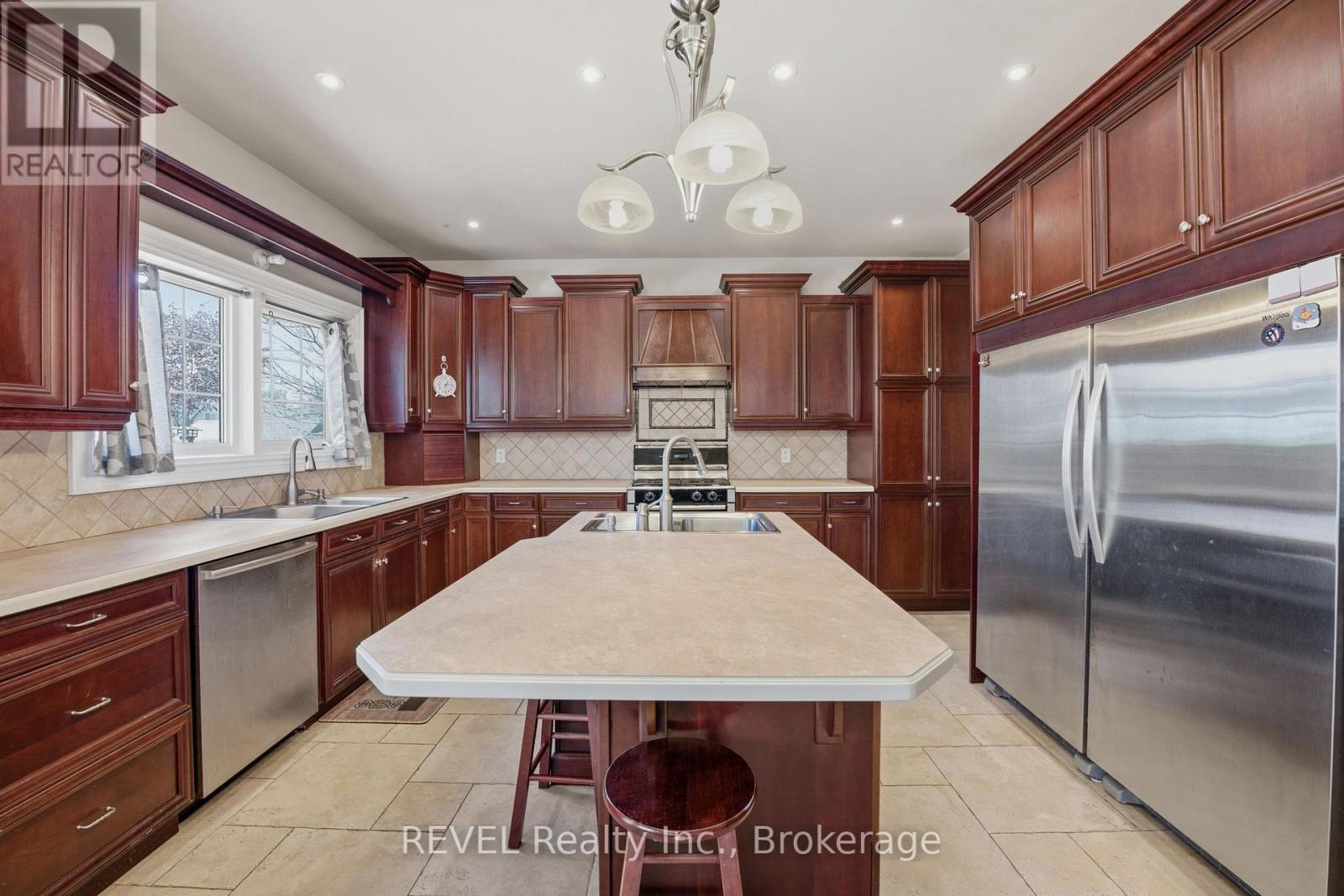 9 First Street Louth Street, St. Catharines, Ontario  L2W 1C7 - Photo 14 - X13150956