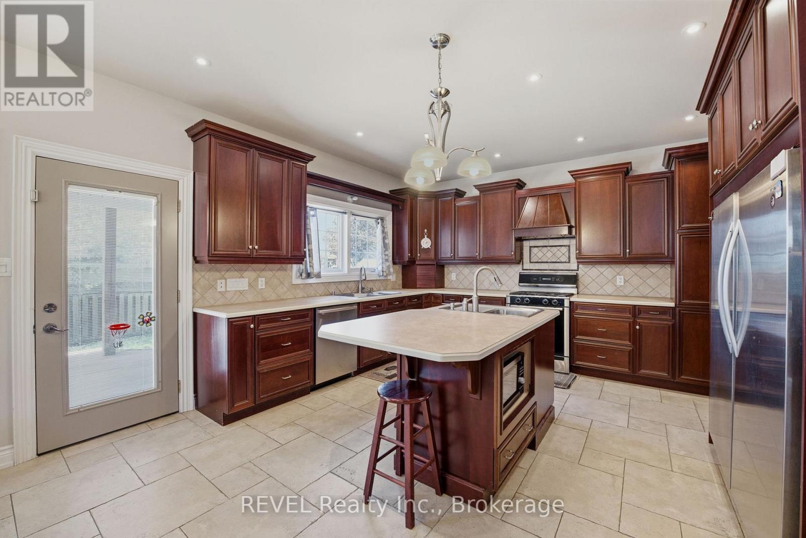 9 First Street Louth Street, St. Catharines, Ontario  L2W 1C7 - Photo 15 - X13150956