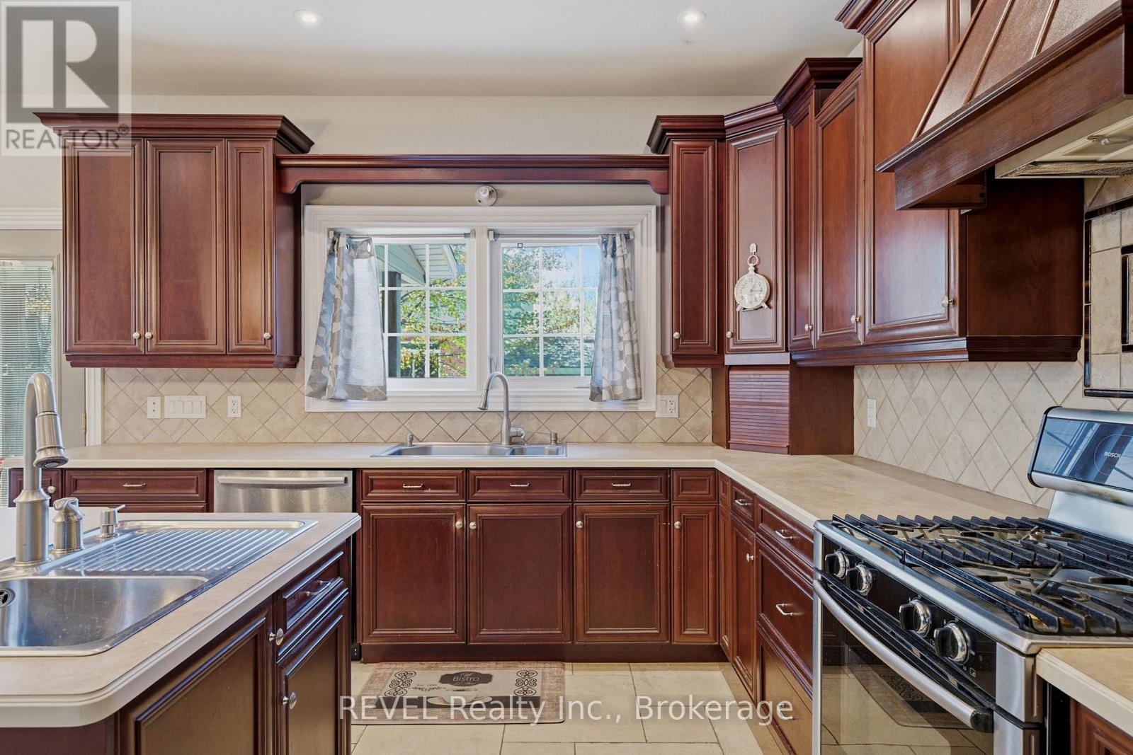 9 First Street Louth Street, St. Catharines, Ontario  L2W 1C7 - Photo 17 - X13150956