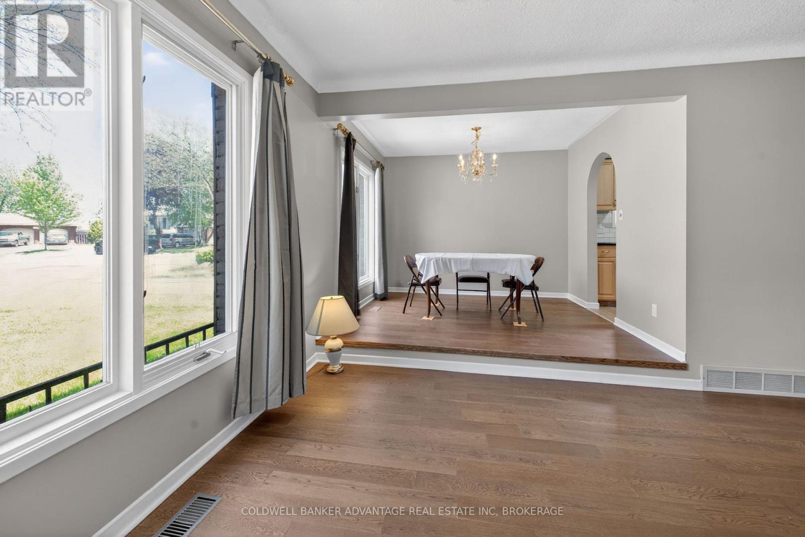 6976 Abbey Circle, Niagara Falls, Ontario  L2J 3N4 - Photo 16 - X13151176