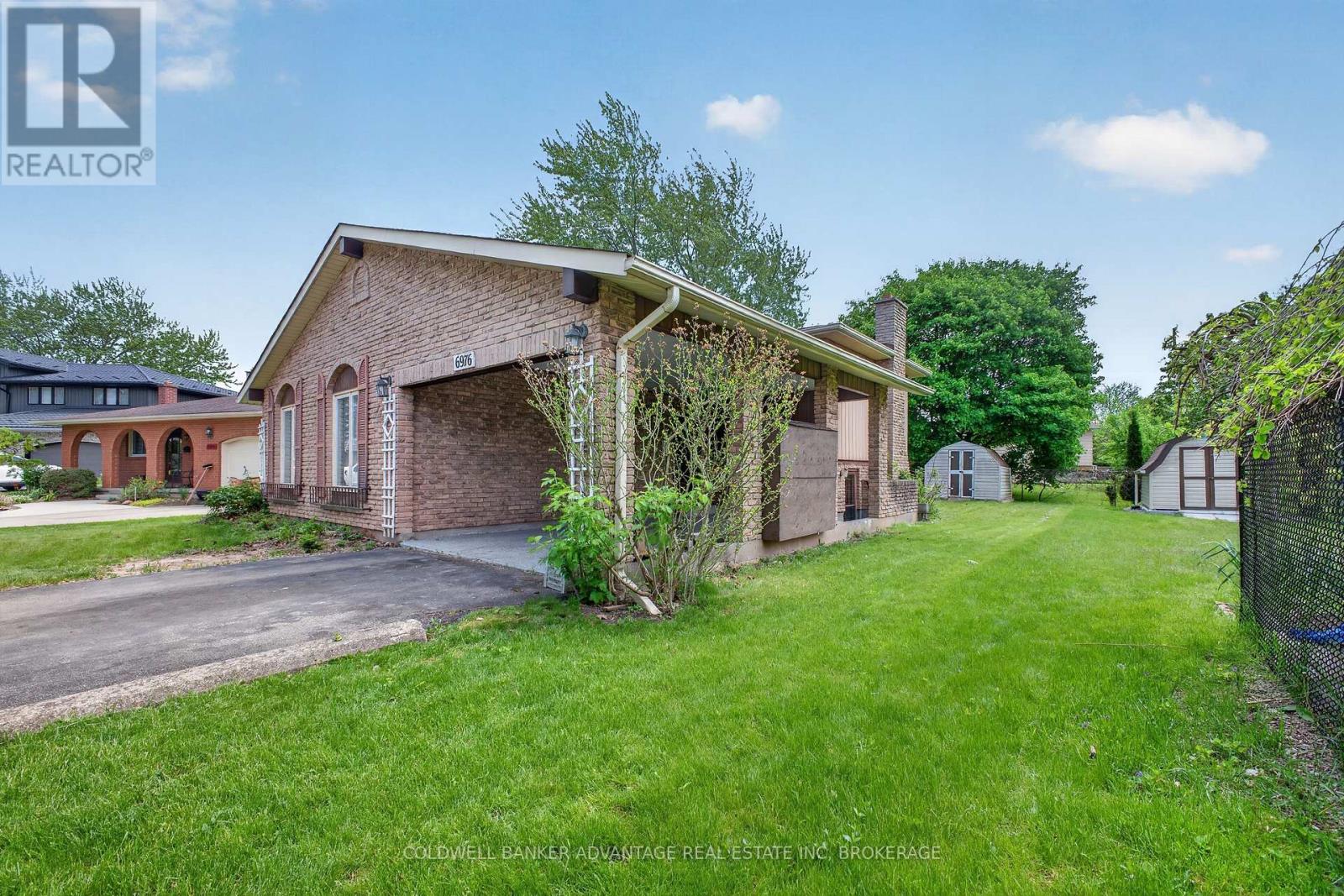 6976 Abbey Circle, Niagara Falls, Ontario  L2J 3N4 - Photo 2 - X13151176