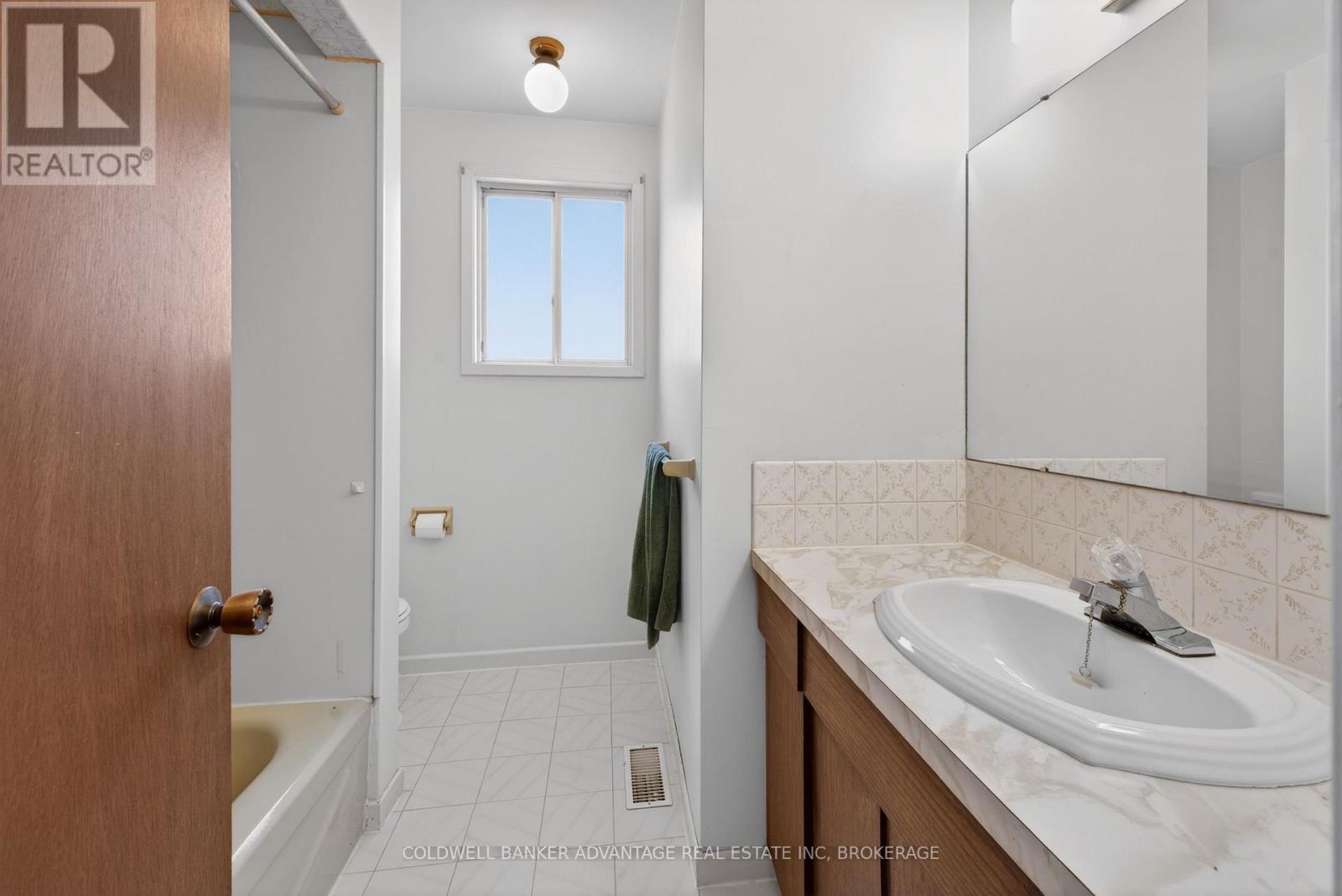 6976 Abbey Circle, Niagara Falls, Ontario  L2J 3N4 - Photo 27 - X13151176