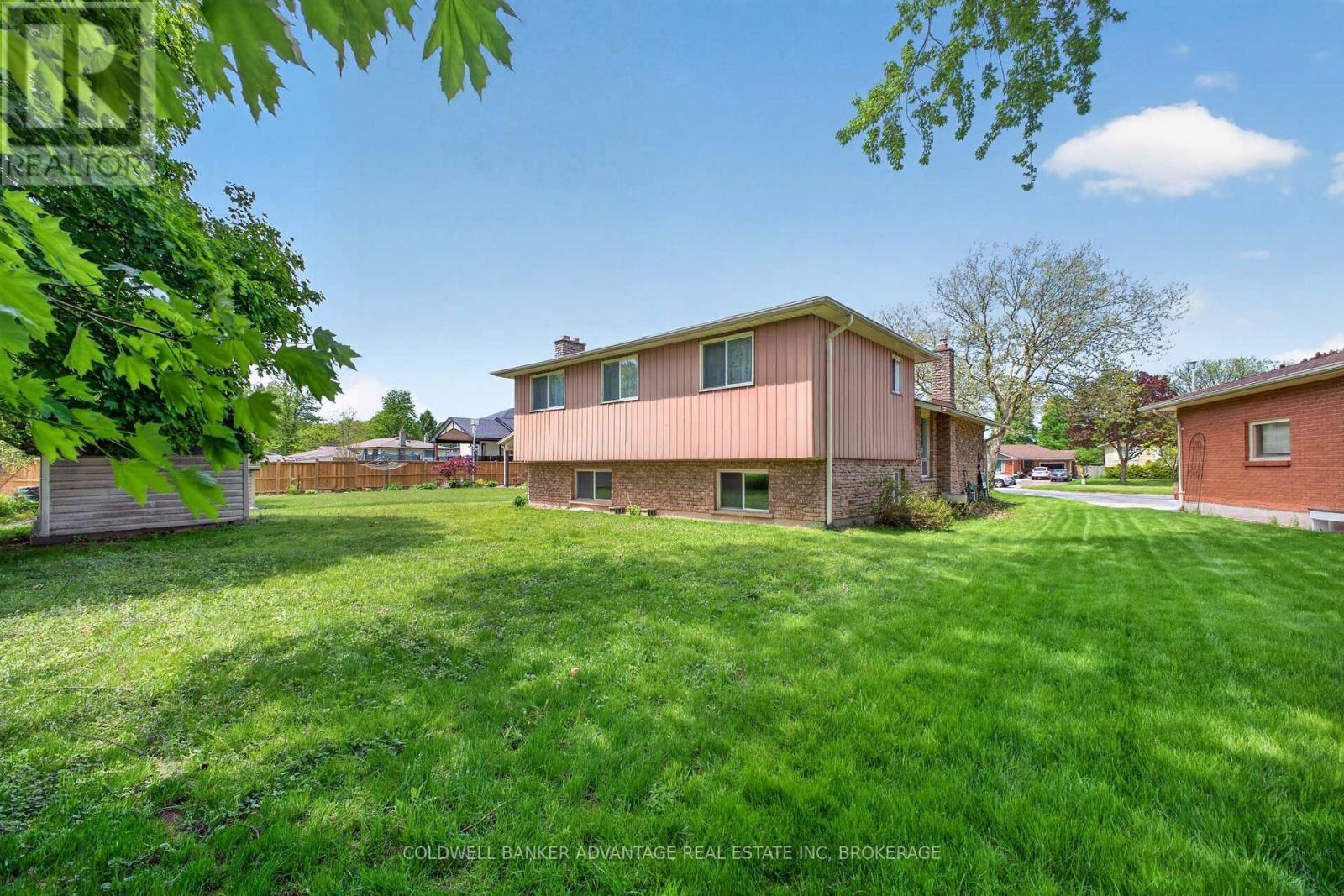 6976 Abbey Circle, Niagara Falls, Ontario  L2J 3N4 - Photo 4 - X13151176