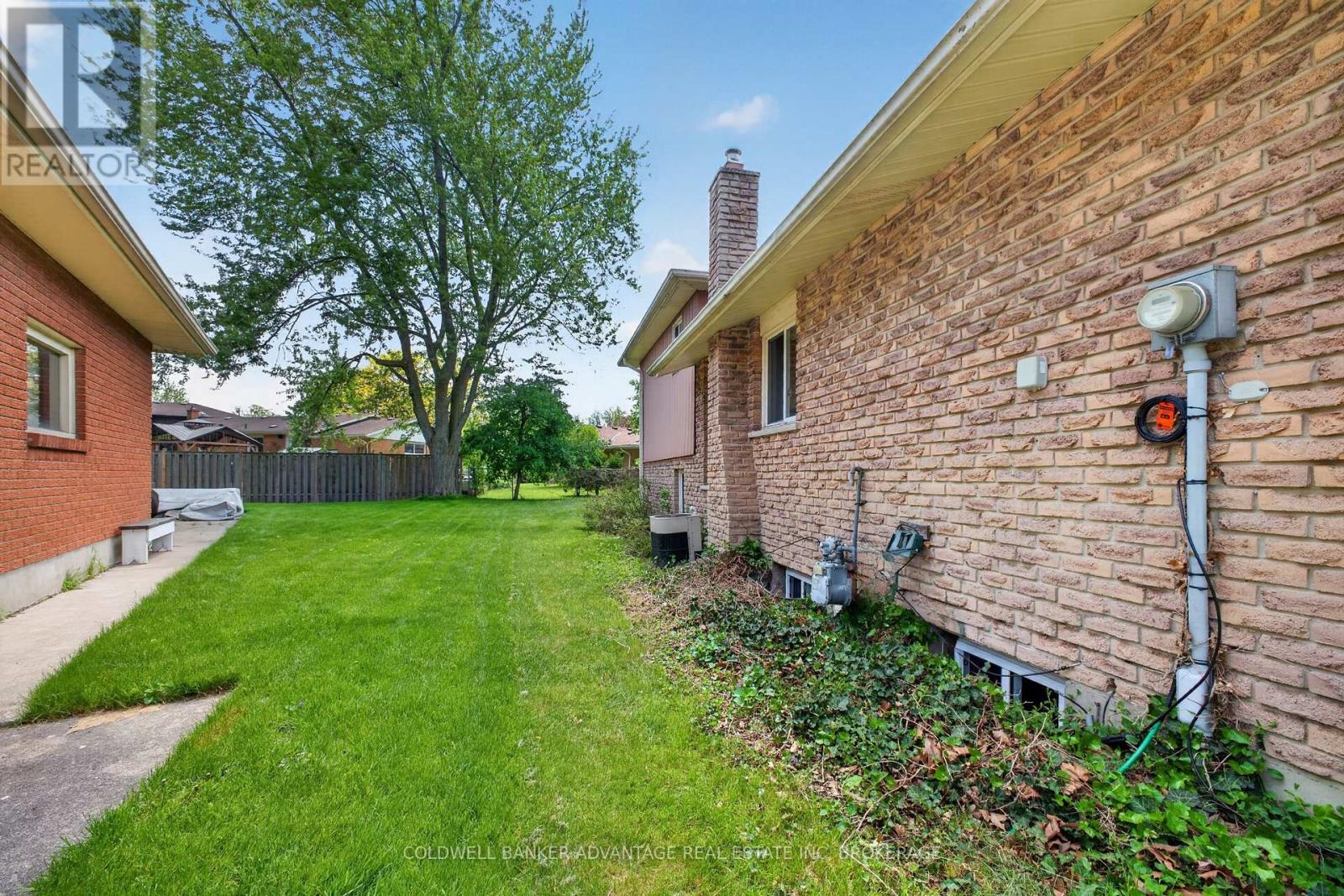 6976 Abbey Circle, Niagara Falls, Ontario  L2J 3N4 - Photo 9 - X13151176