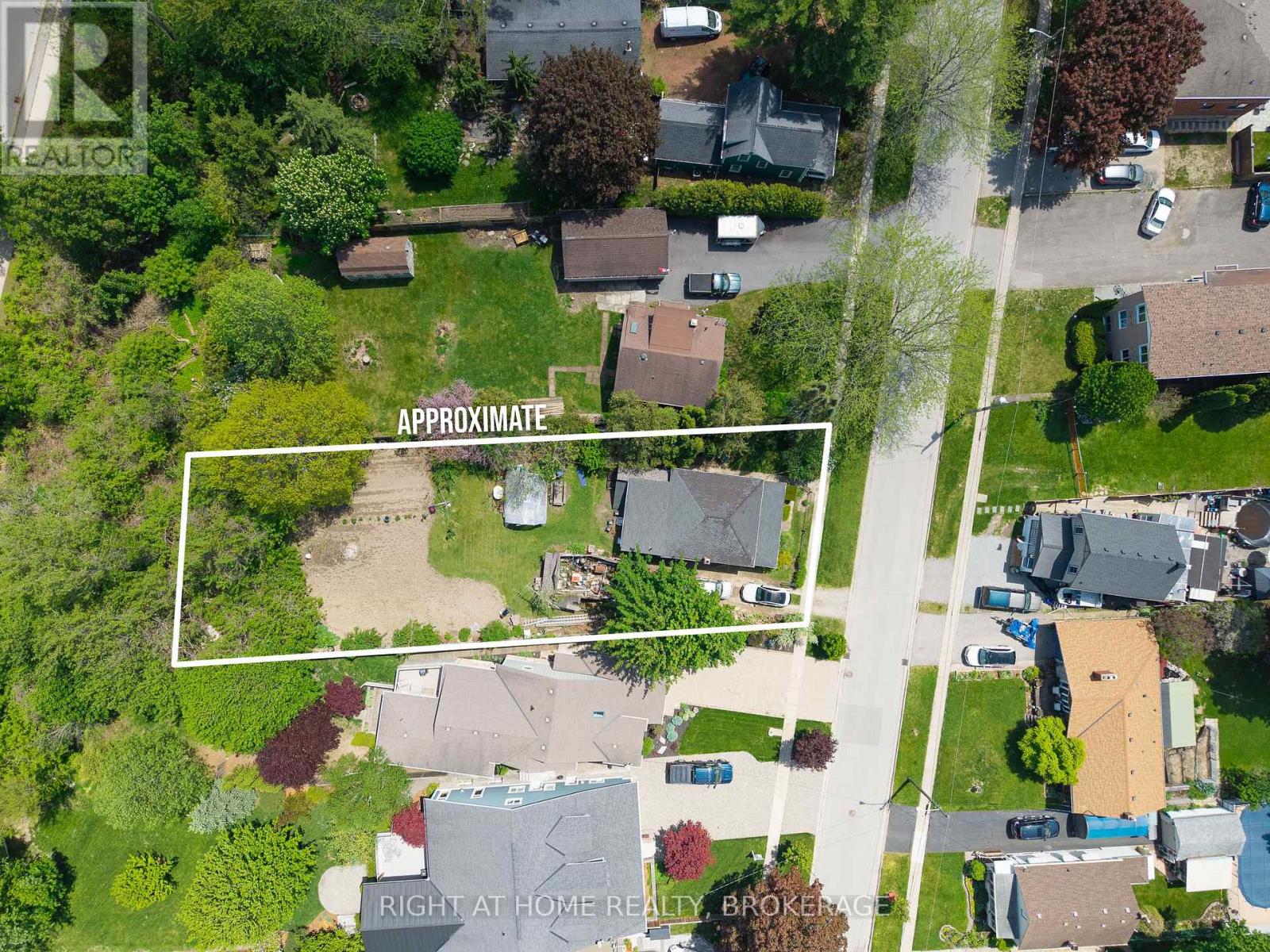 20 John Street, St. Catharines, Ontario  L2N 4P1 - Photo 2 - X13153228