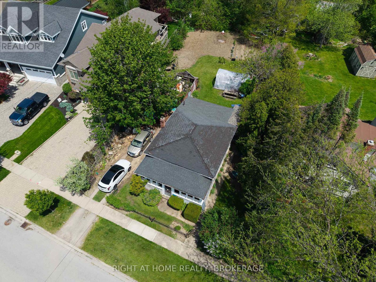 20 John Street, St. Catharines, Ontario  L2N 4P1 - Photo 4 - X13153228