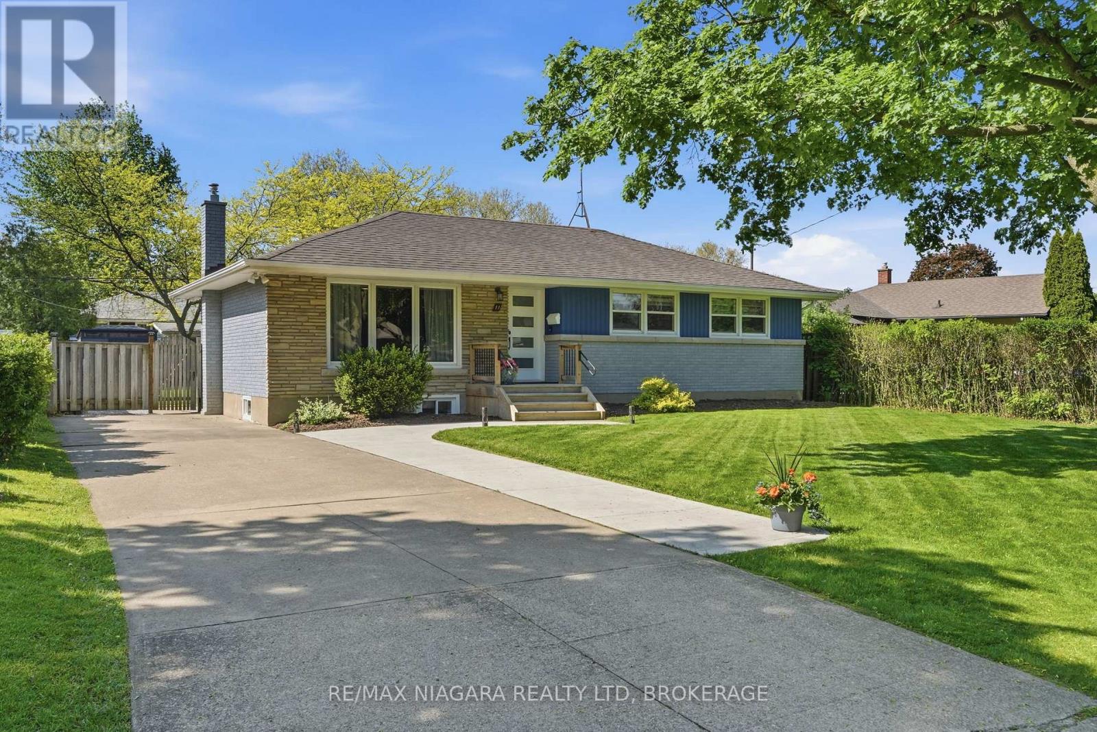 11 BRUCEDALE AVENUE, St. Catharines, Ontario