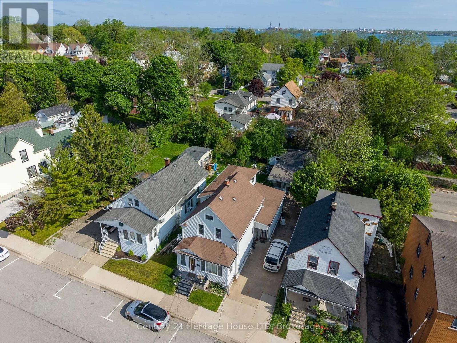 20 Dufferin Street, Fort Erie, Ontario  L2A 2T5 - Photo 3 - X13154820