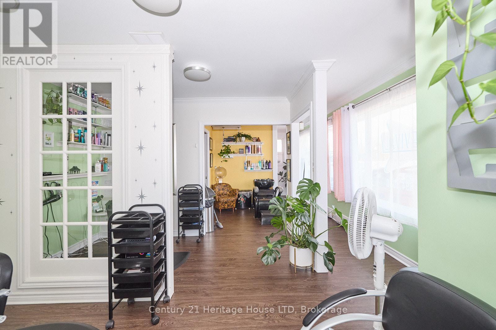 154 Ridge Road, Fort Erie, Ontario  L0S 1N0 - Photo 2 - X13155694